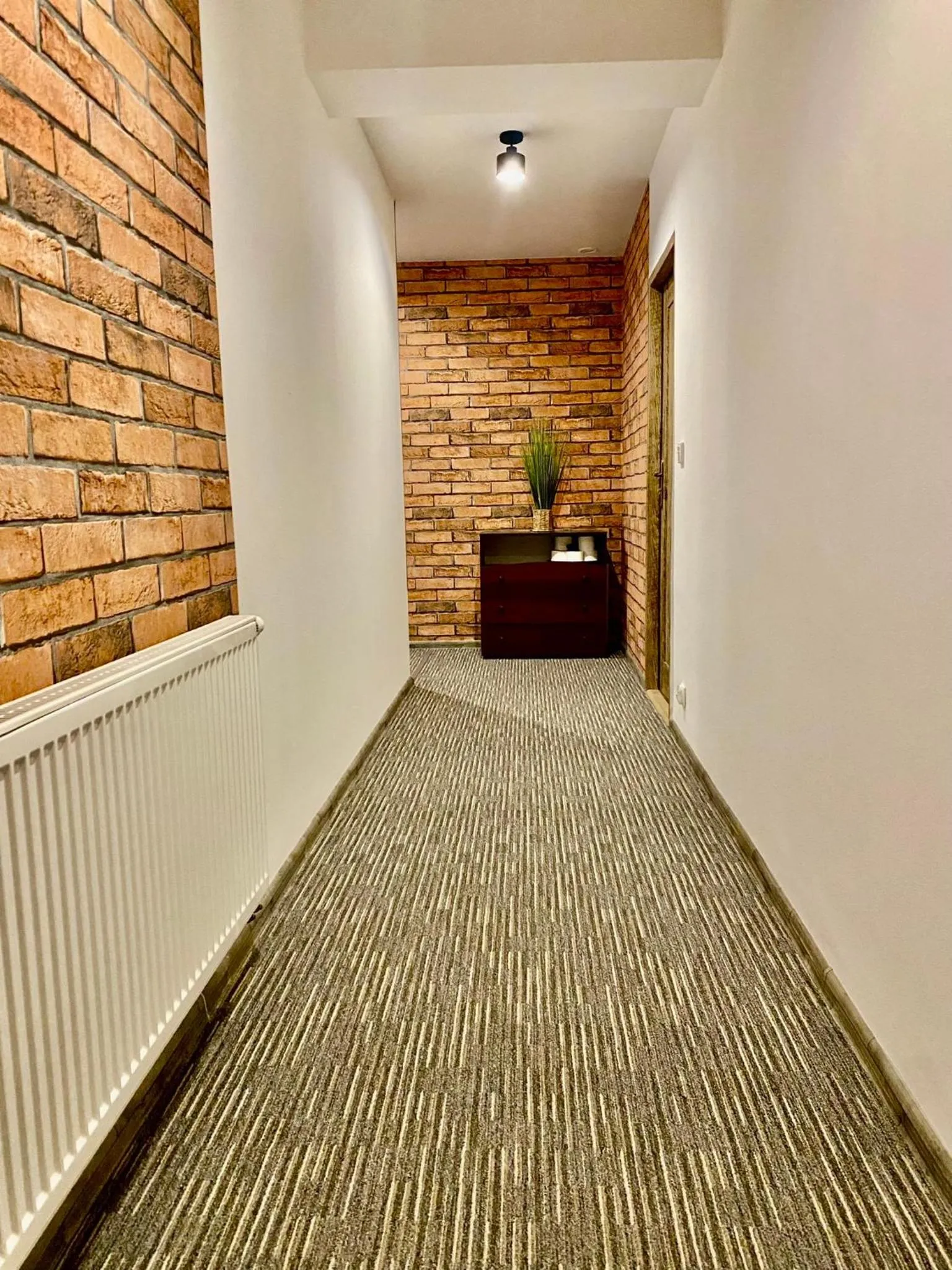 Property building in Old Tree Home & Restaurant