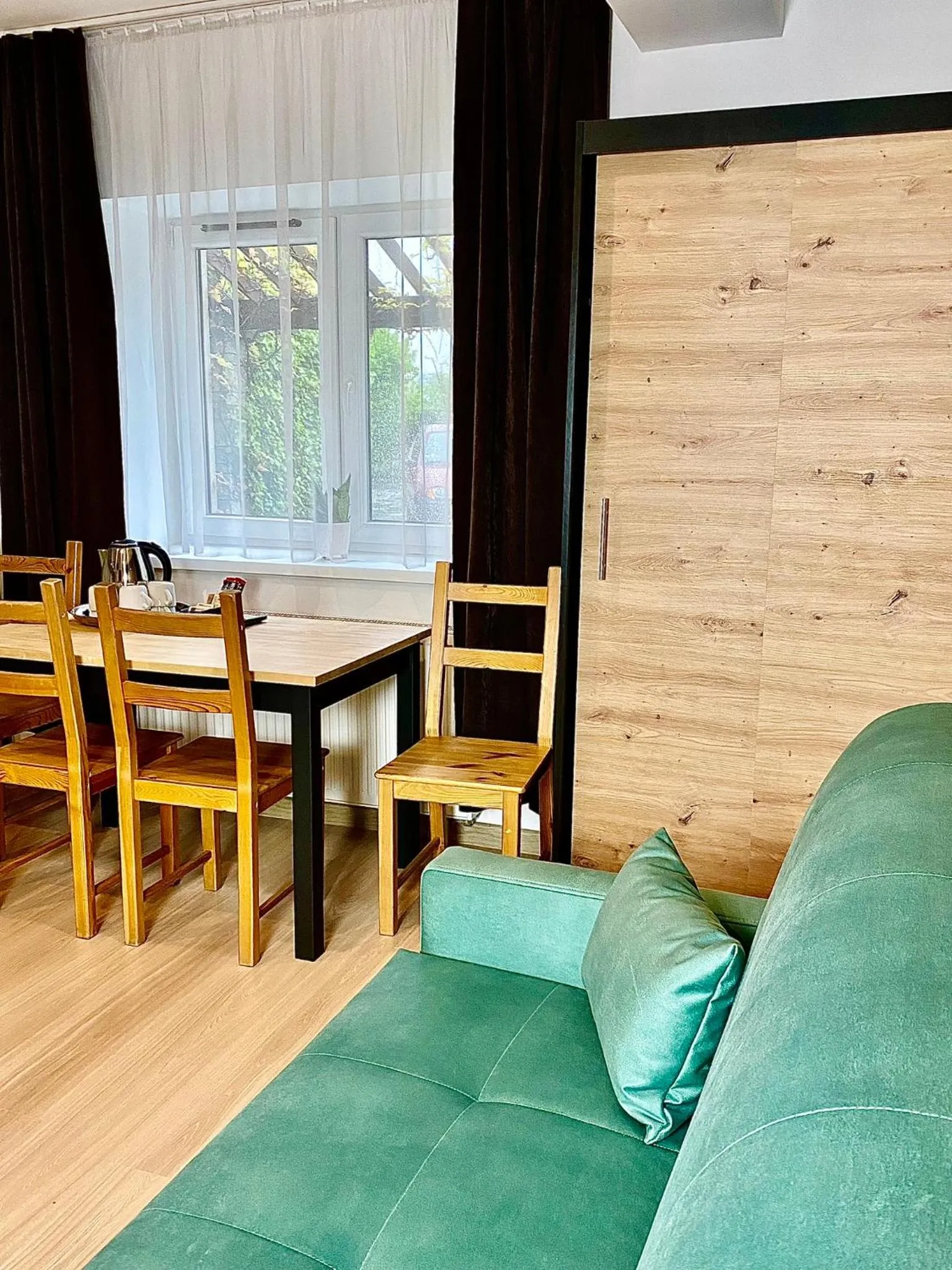 Bed in Old Tree Home & Restaurant