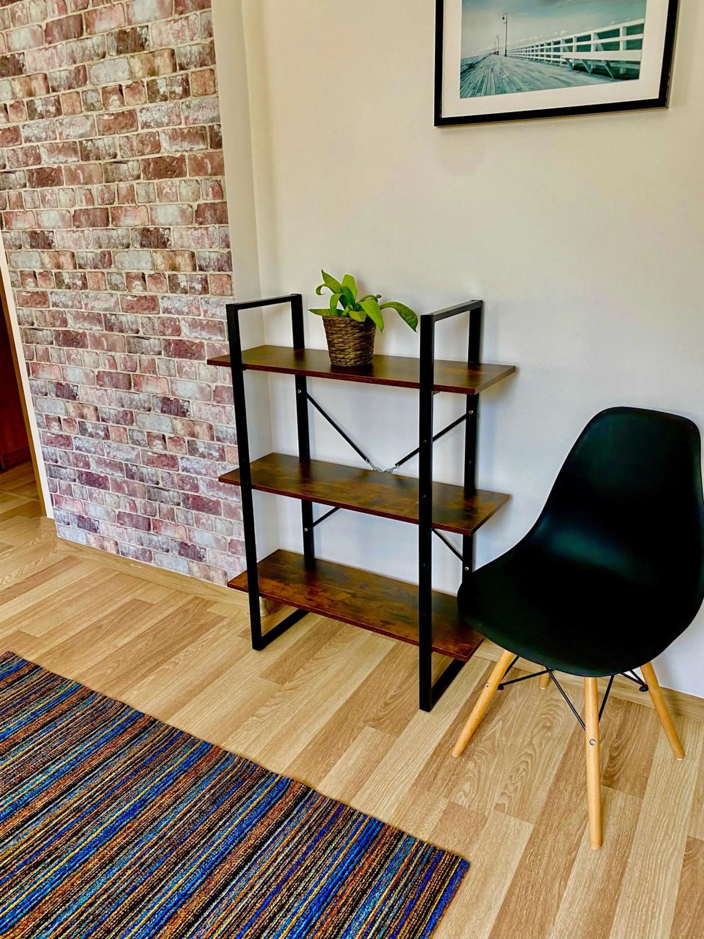 Property building in Old Tree Home & Restaurant