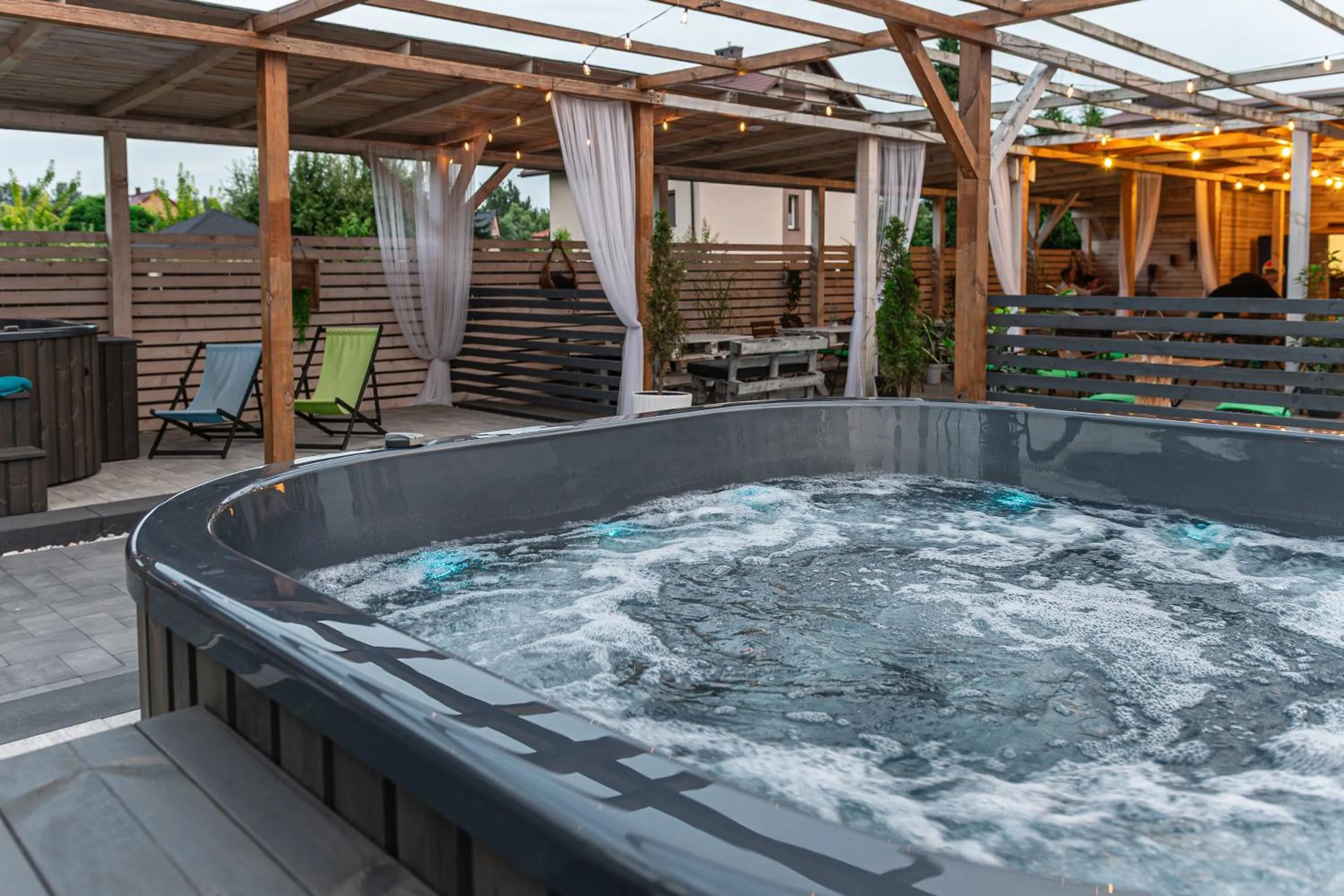 Old Tree Home & Restaurant