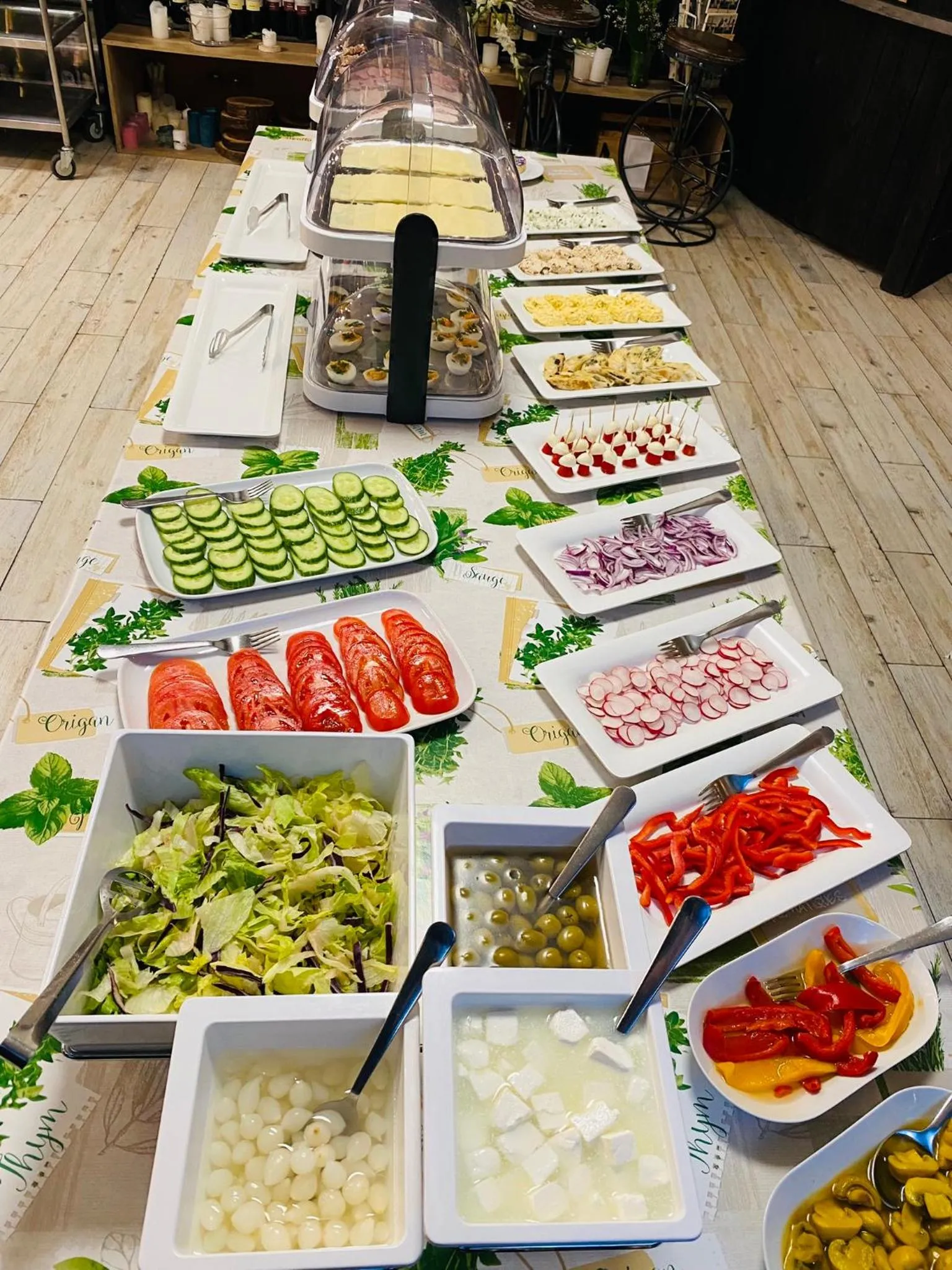 Buffet breakfast in Old Tree Home & Restaurant