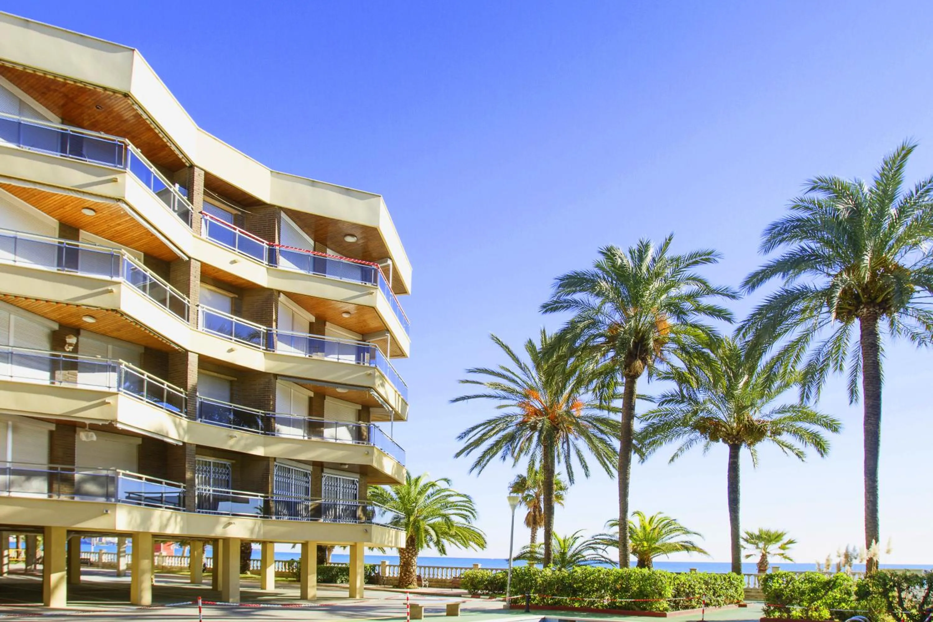 Facade/entrance in Rentalmar Sol de España - Mas d'en Gran