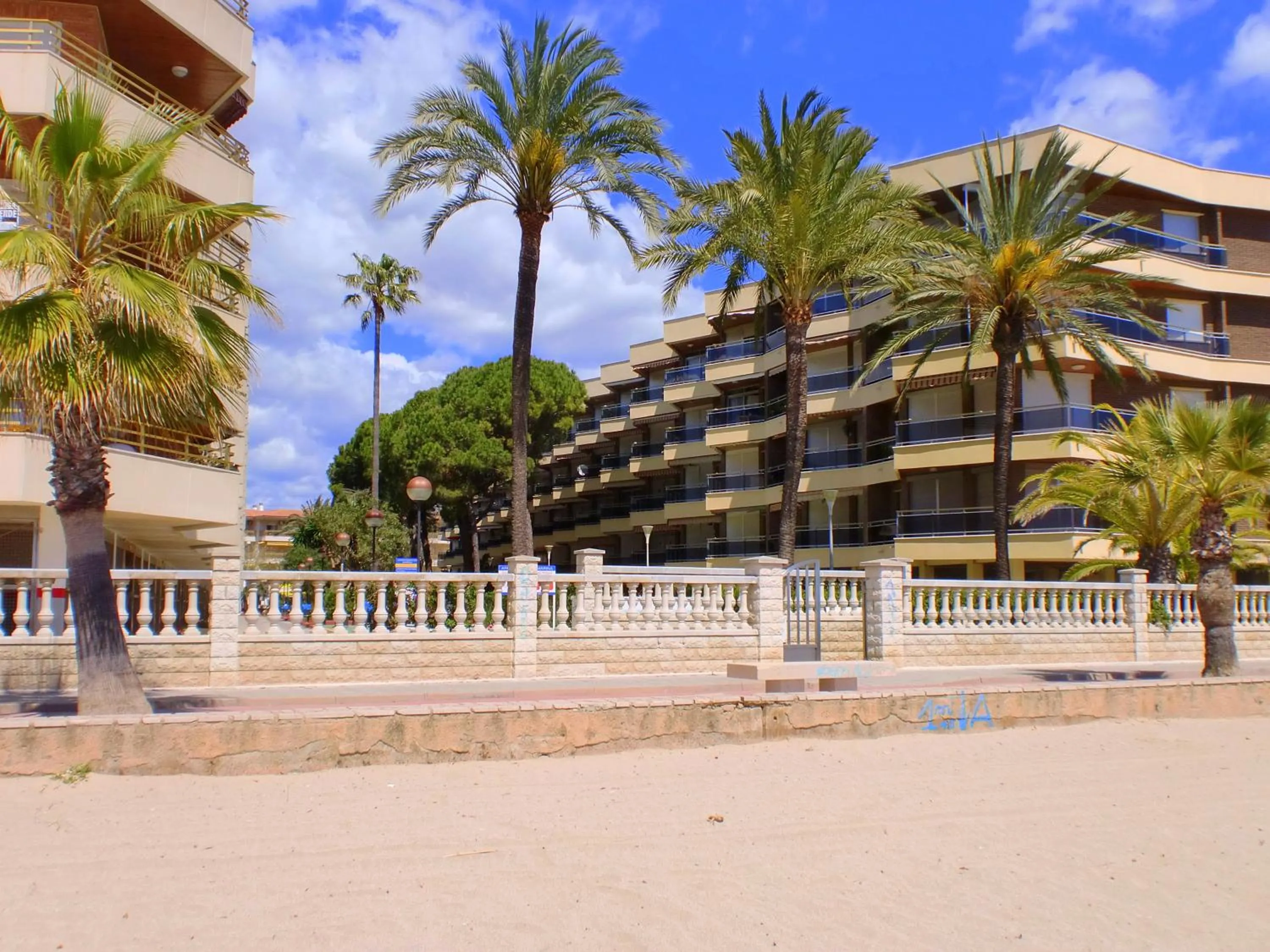 Area and facilities in Rentalmar Sol de España - Mas d'en Gran