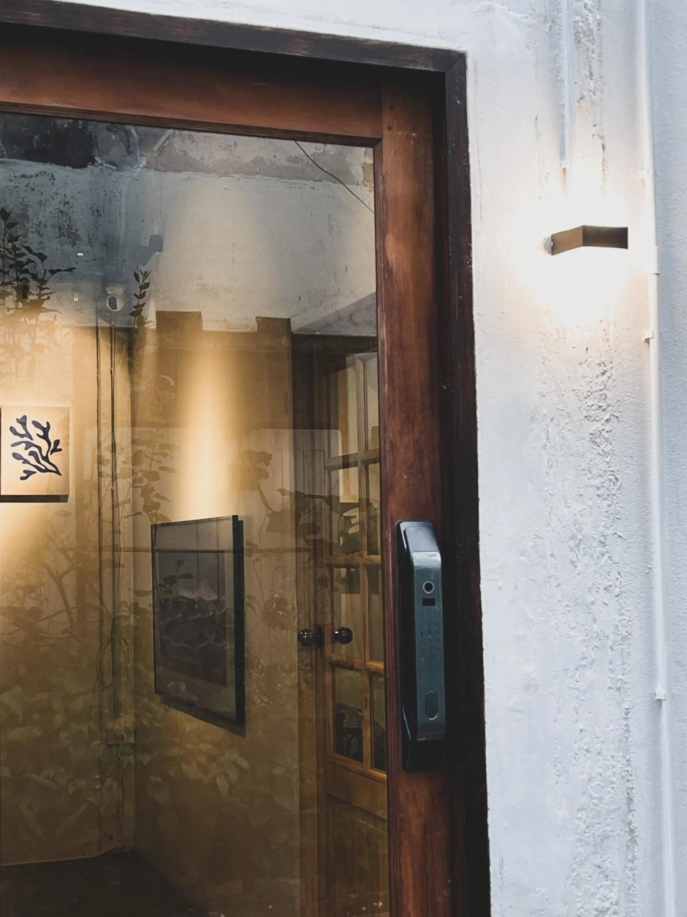 Decorative detail in The Ordinary 8
