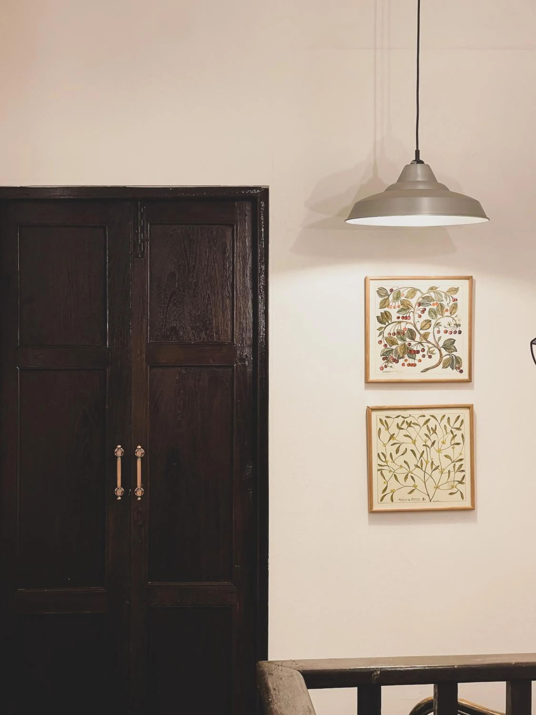Decorative detail in The Ordinary 8