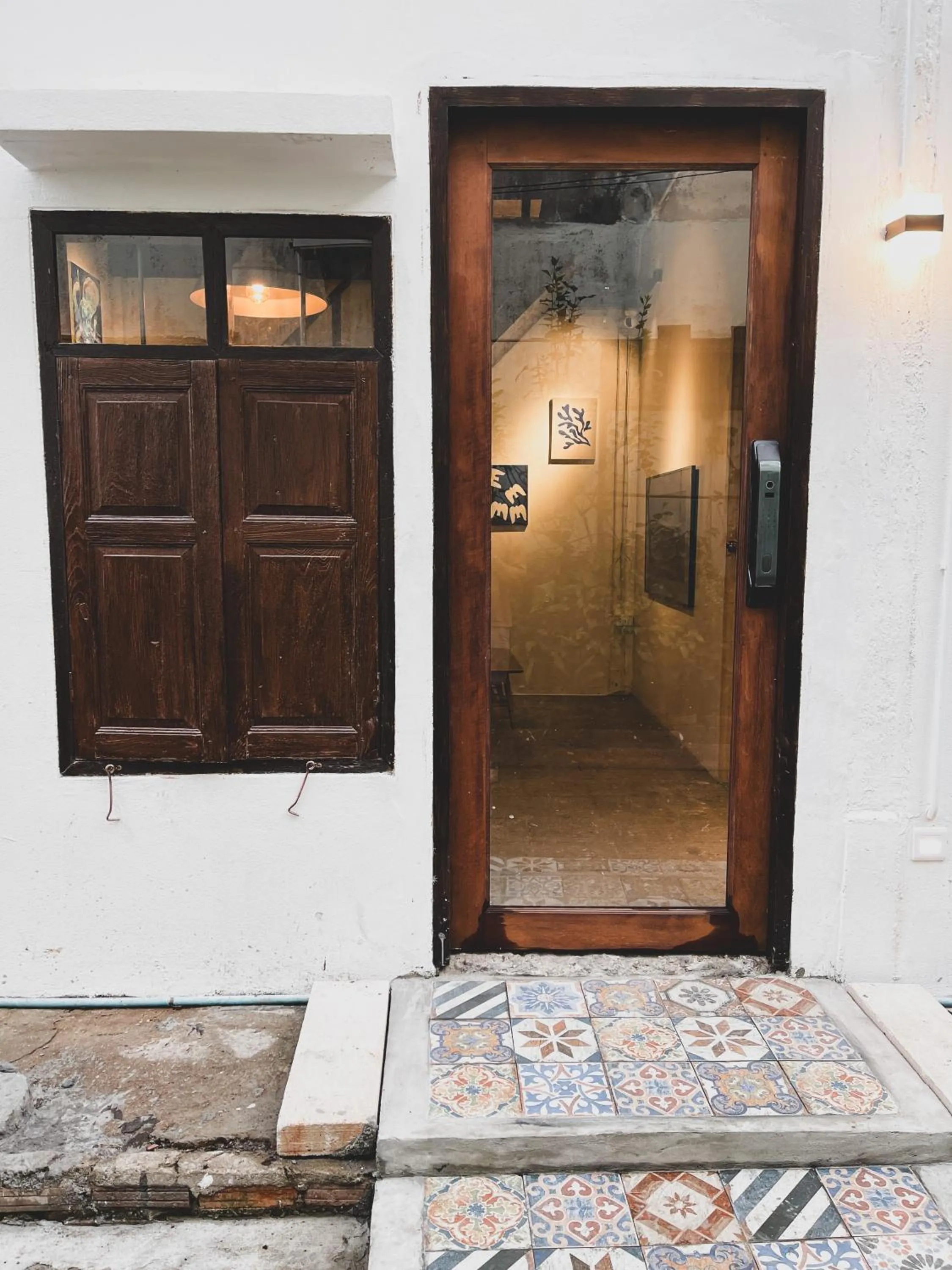 Facade/entrance in The Ordinary 8