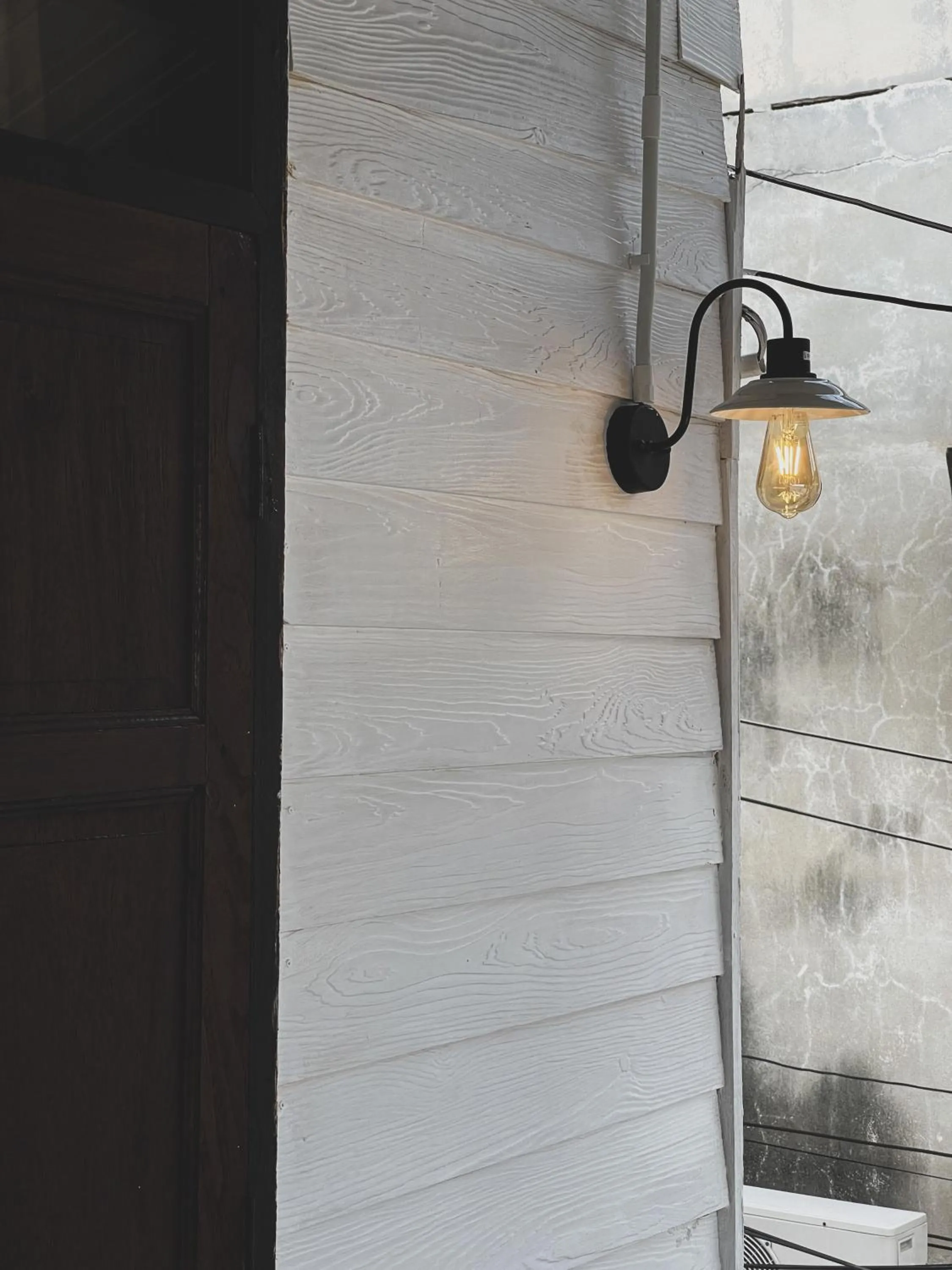 Decorative detail in The Ordinary 8