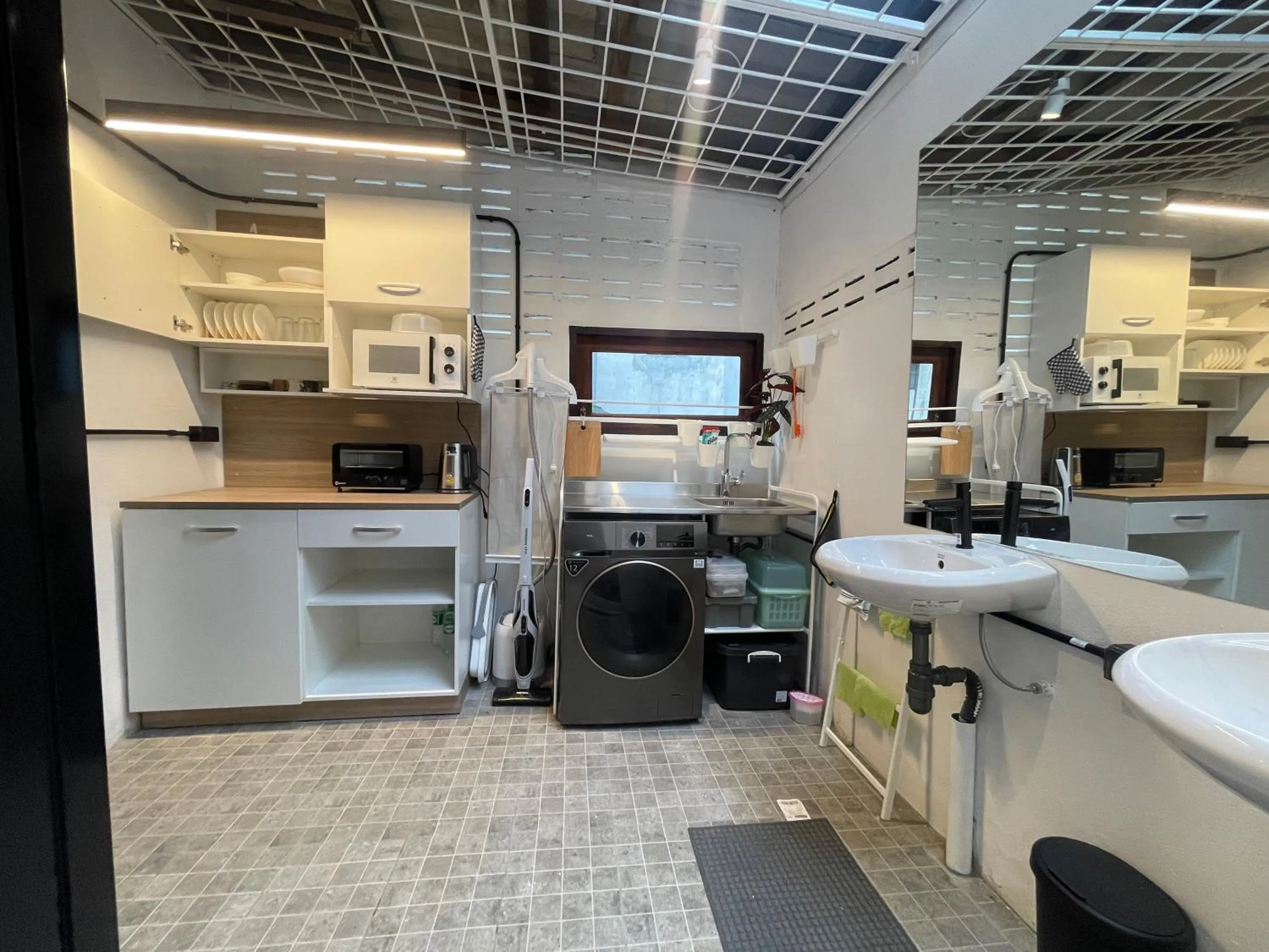 Kitchen or kitchenette in The Ordinary 8
