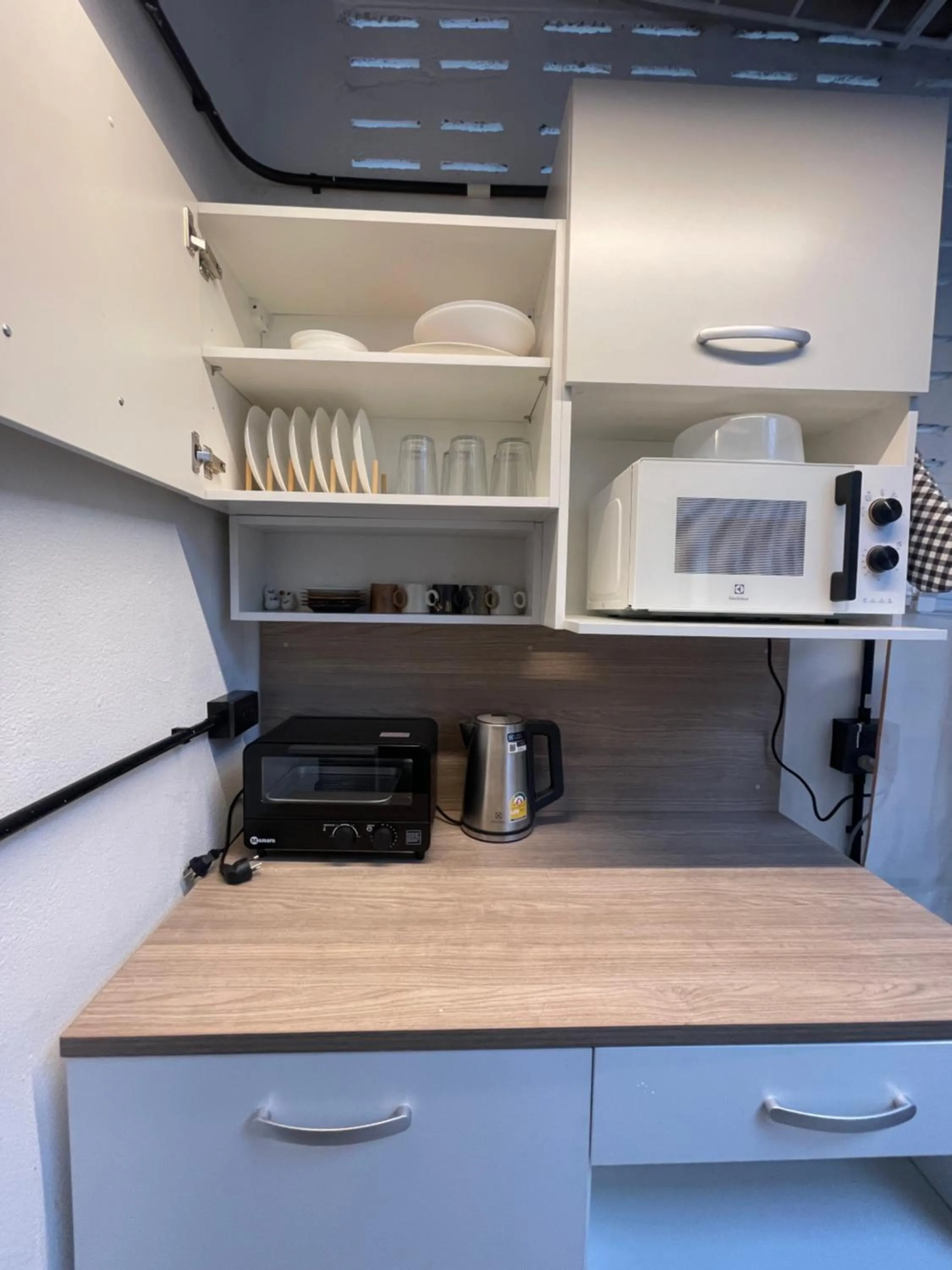 Coffee/tea facilities in The Ordinary 8