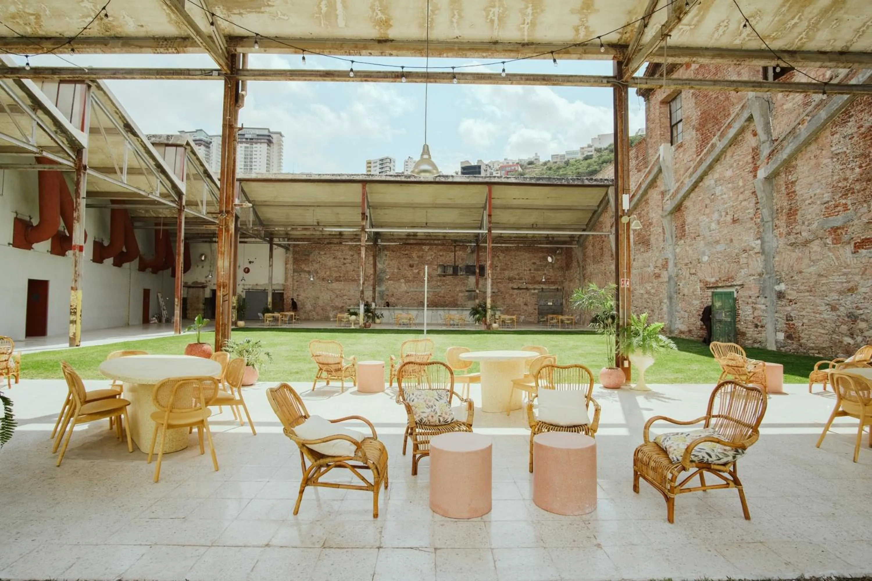 Property building in Hotel Hércules