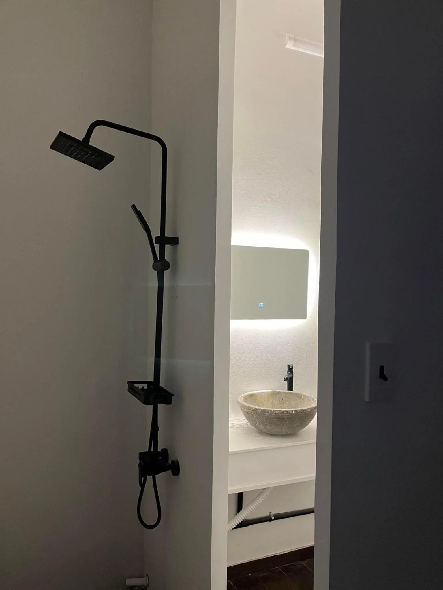 Shower in Tiinder Hotel