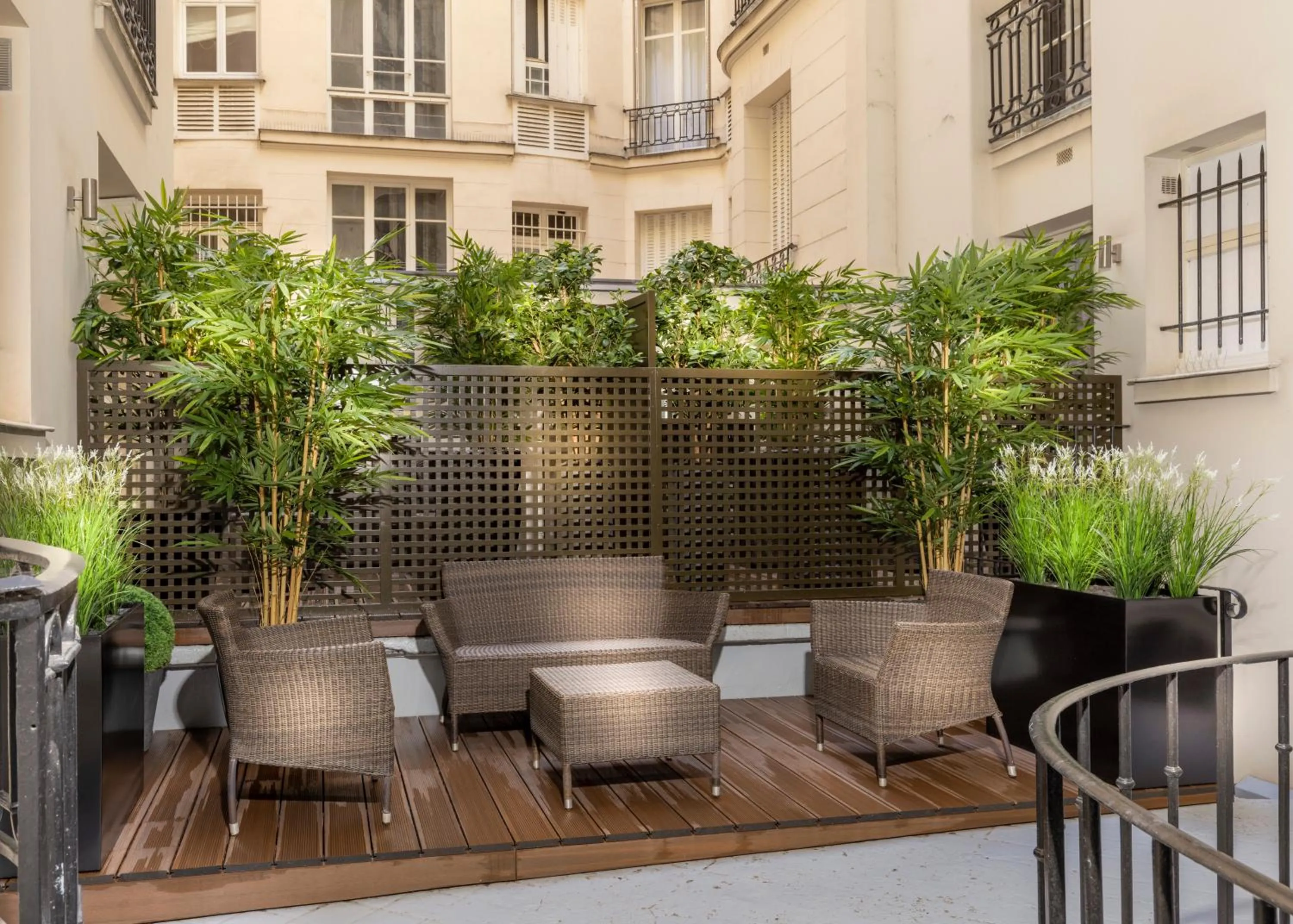 Patio in Résidence Charles Floquet