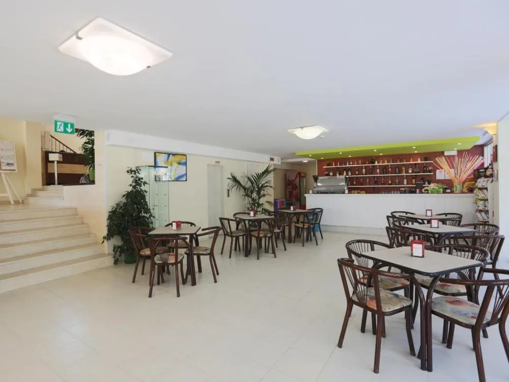 Hotel Marina Beach - Azzurro Club