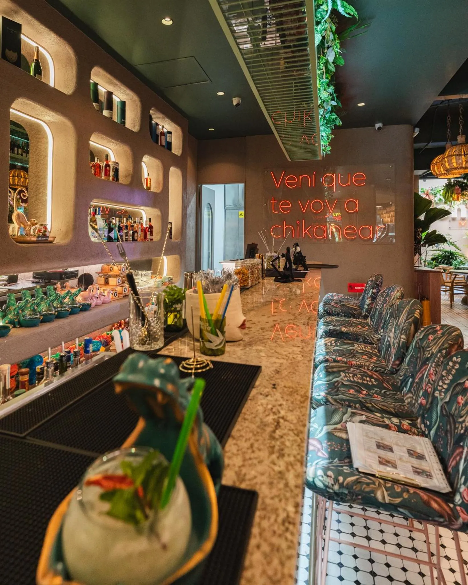 Restaurant/places to eat in Nakúa Stay & Work Hotel