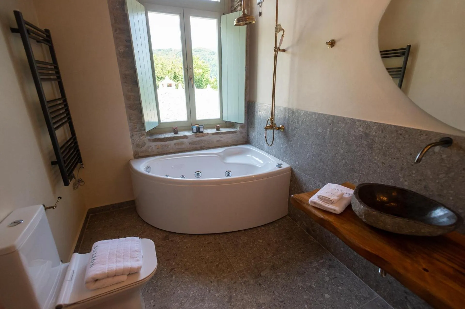 Toilet in Nostos Country House