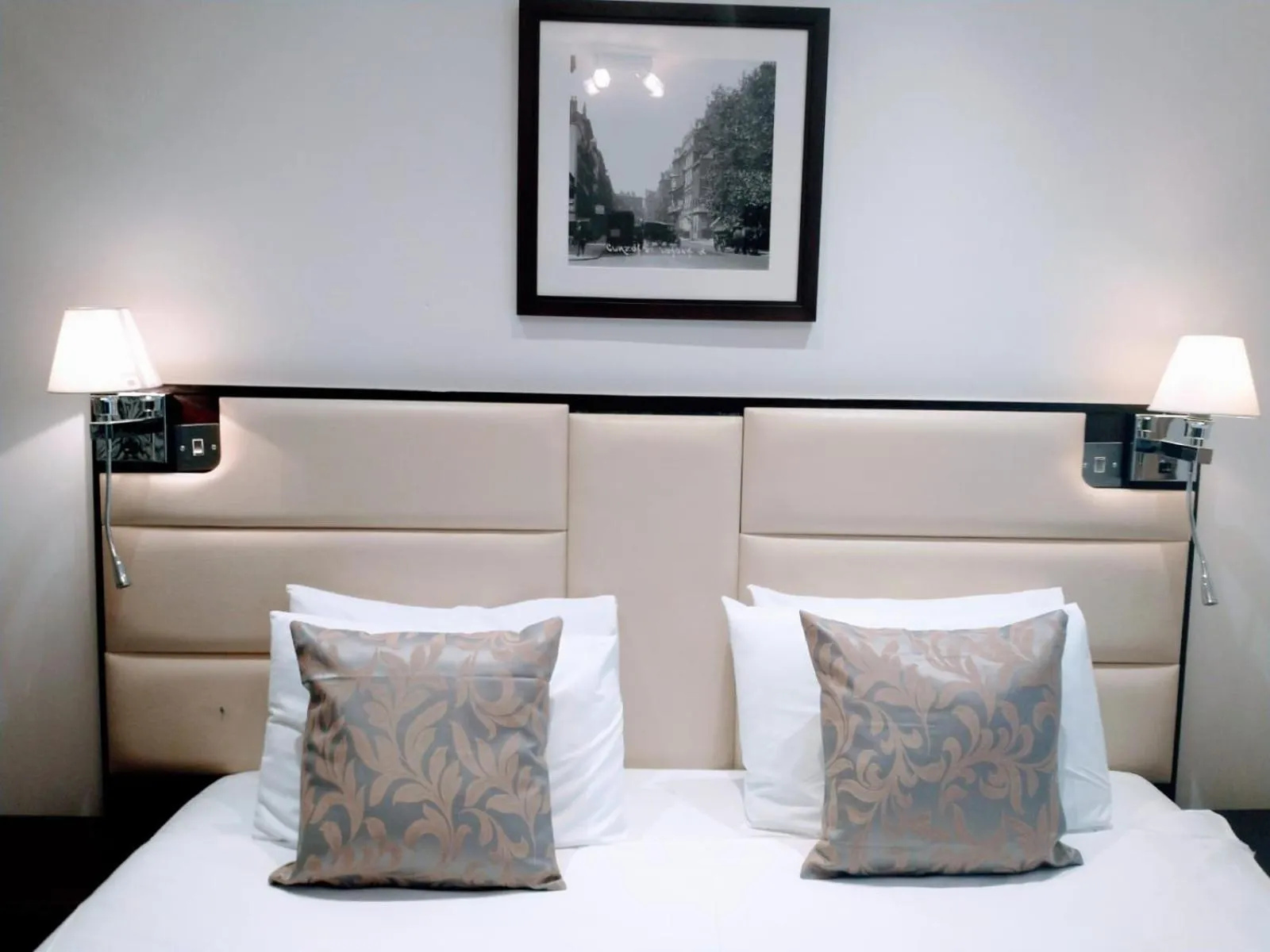 Bedroom, Bed in Hotel Edward Paddington