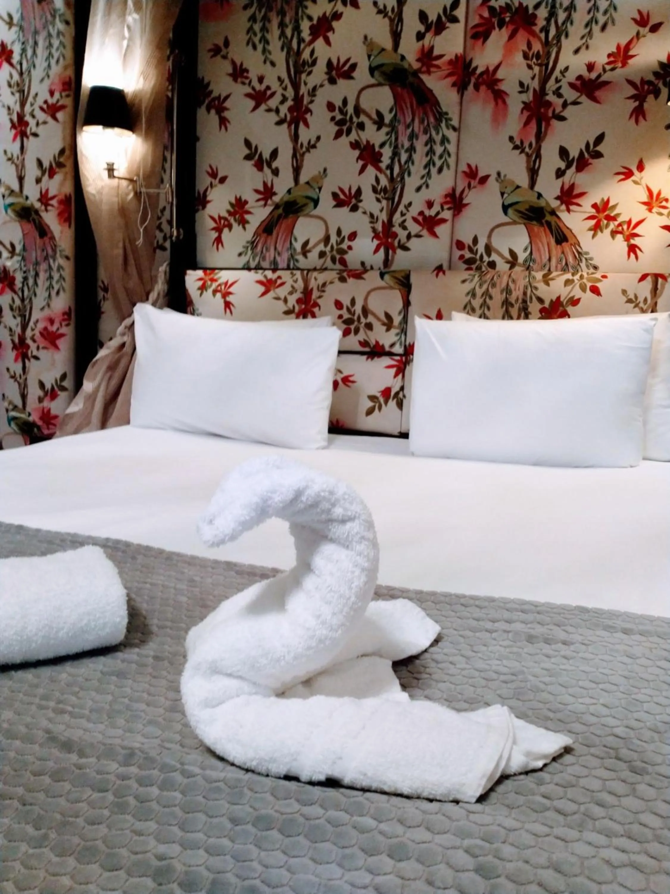 Bed in Hotel Edward Paddington