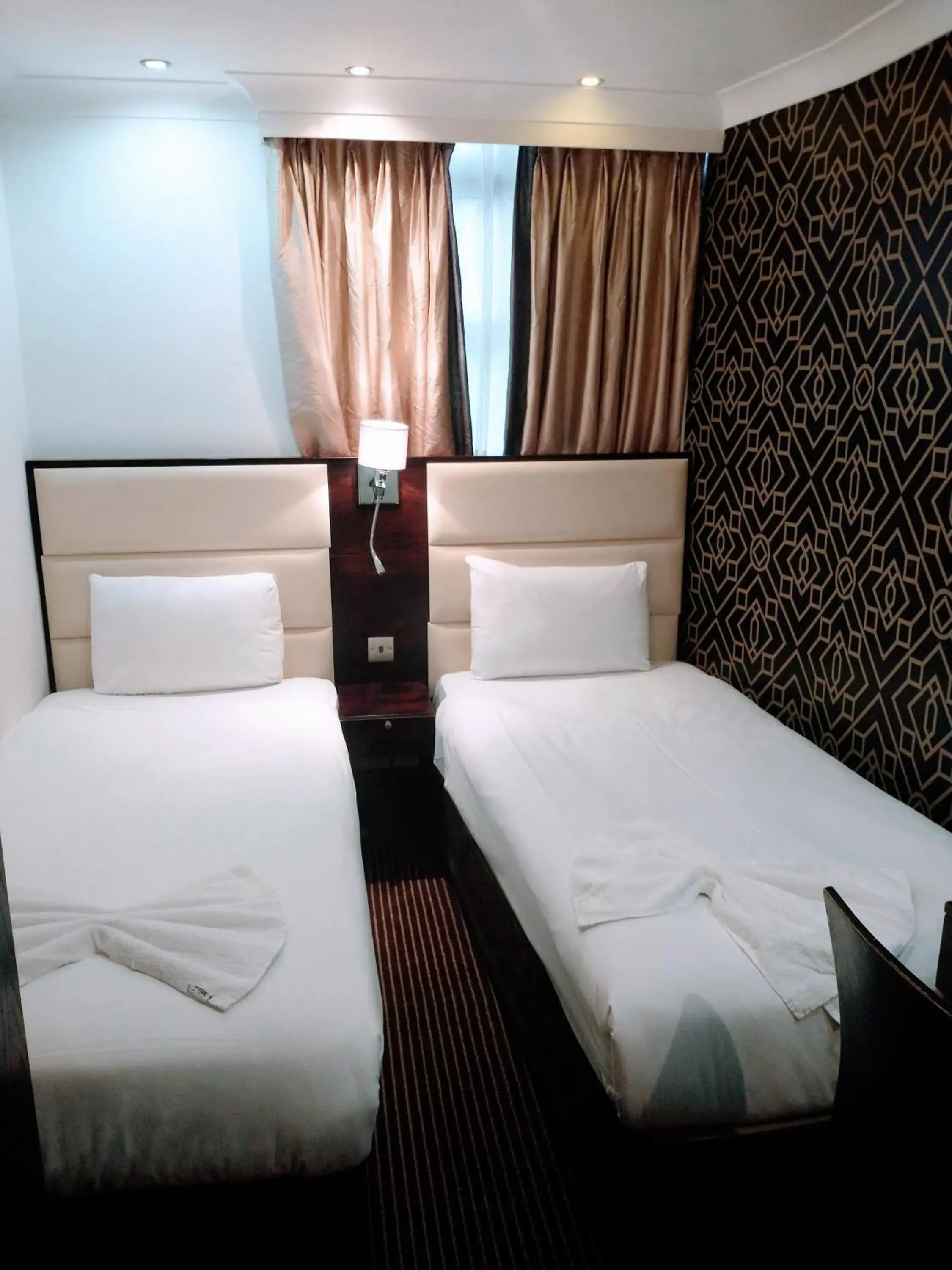 Bedroom, Bed in Hotel Edward Paddington Bedroom, Bed in Hotel Edward Paddington