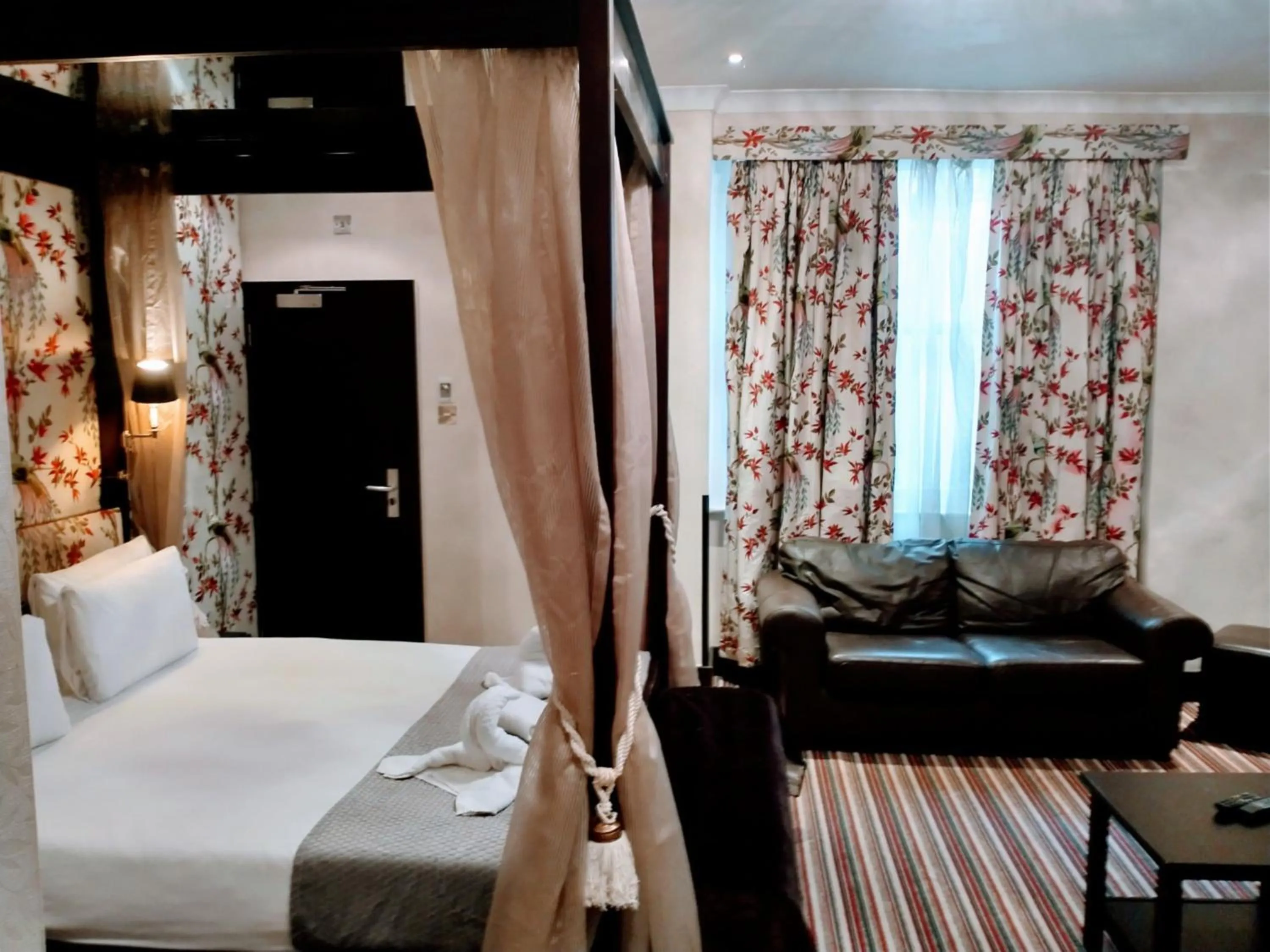 Bedroom, Bed in Hotel Edward Paddington