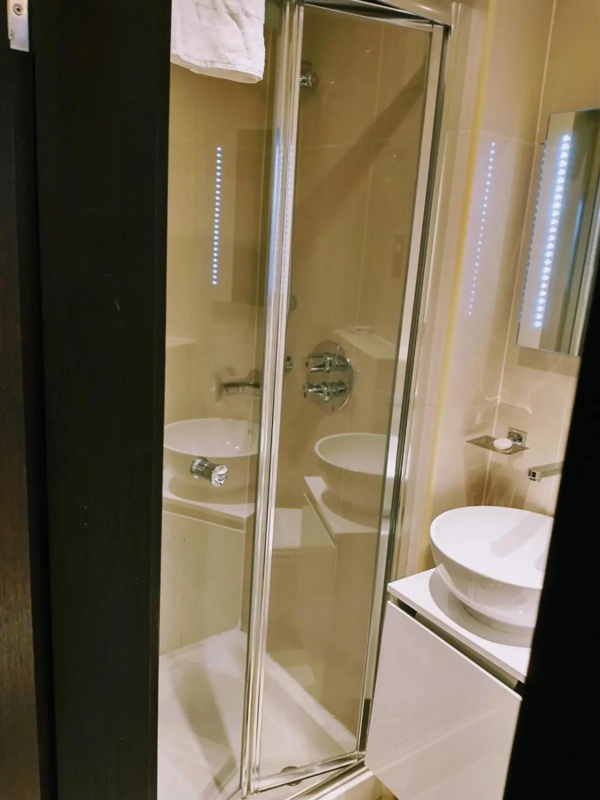 Bathroom in Hotel Edward Paddington