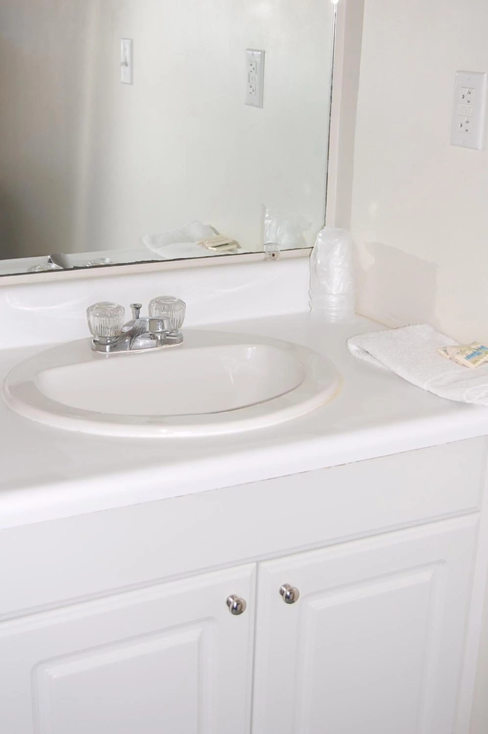 Bathroom in Point 1 Resort & Motel