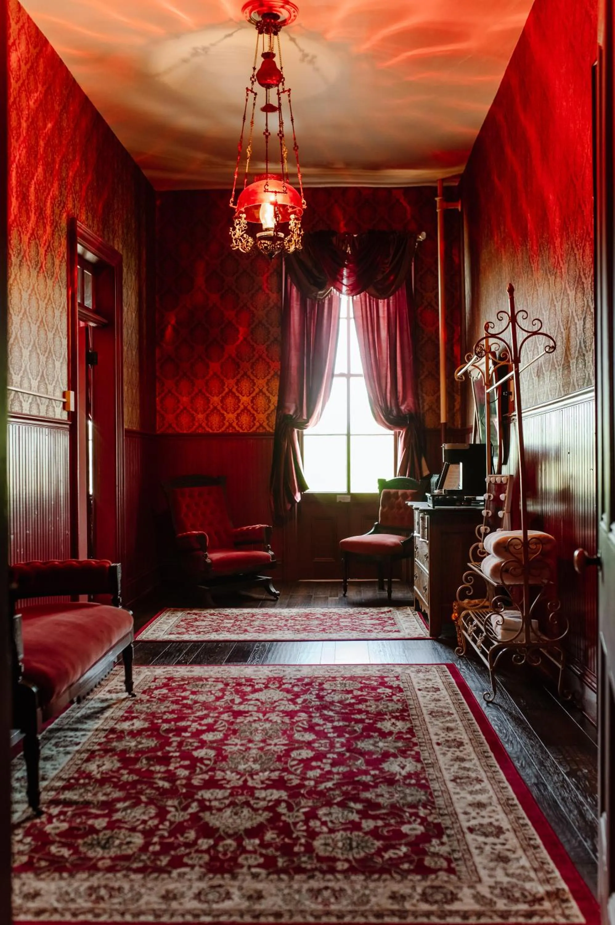 Seating area in White House Hotel