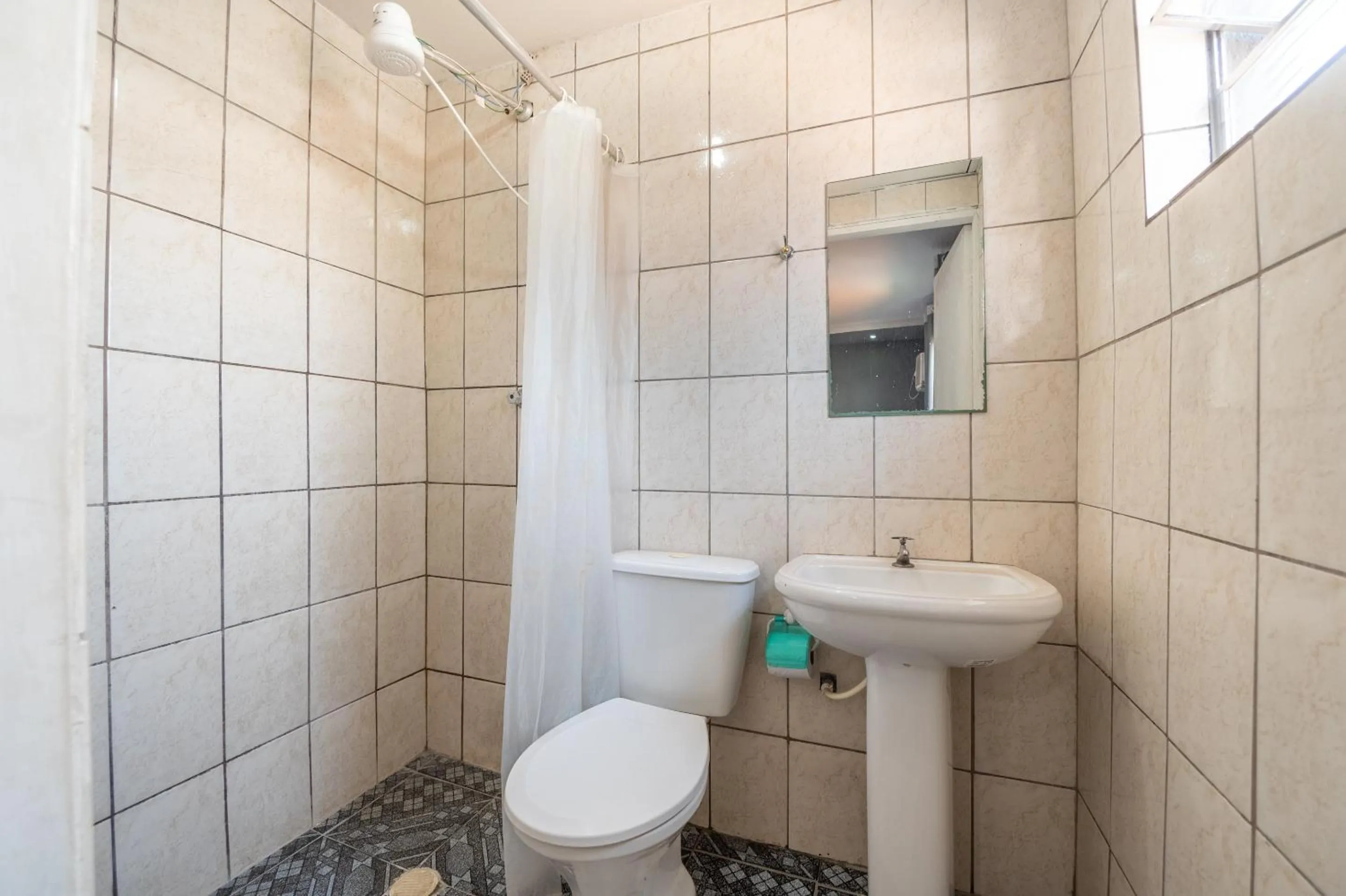 Bathroom in OYO Nações Unidas, Sao Paulo