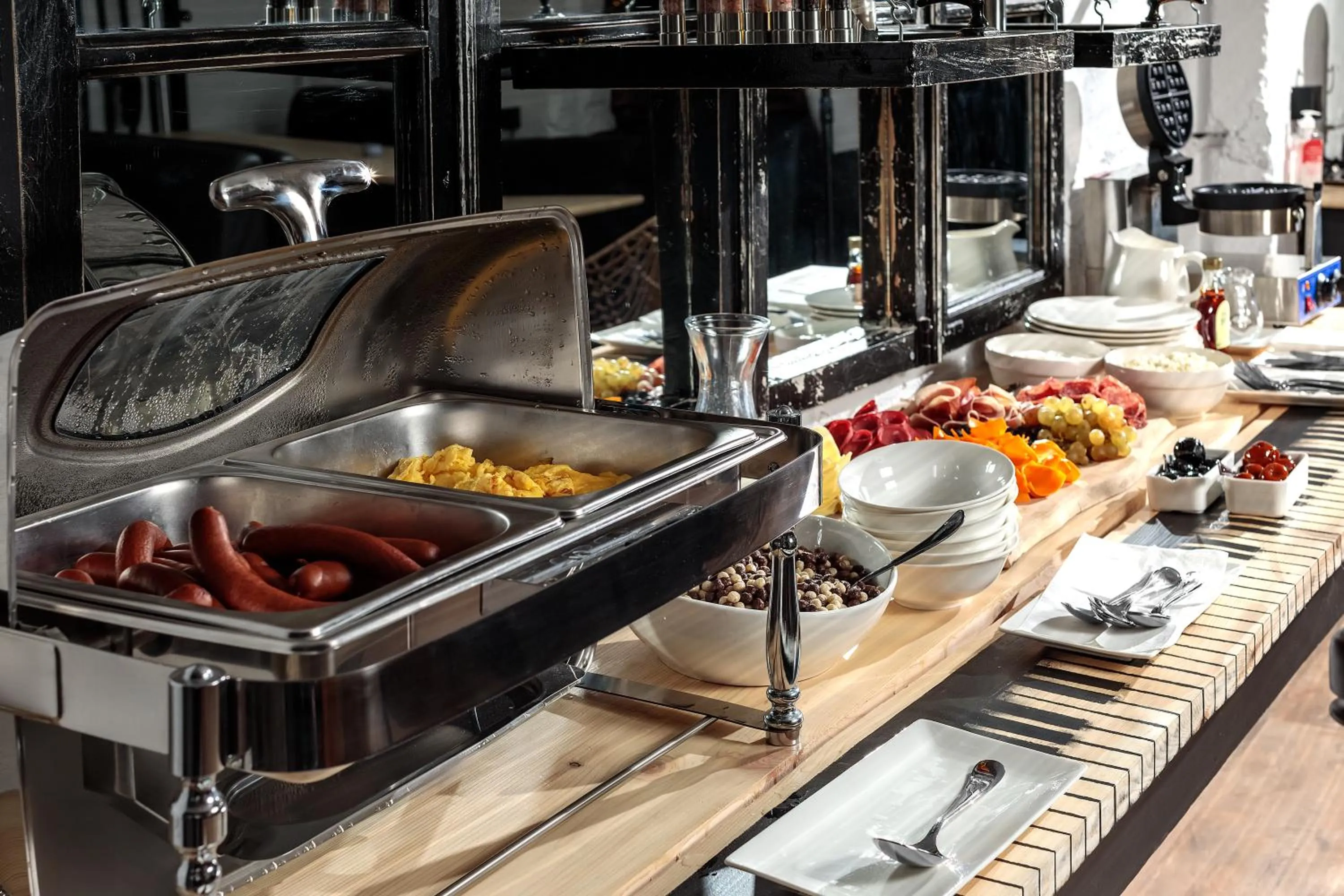 Buffet breakfast in Hydeout Bakuriani