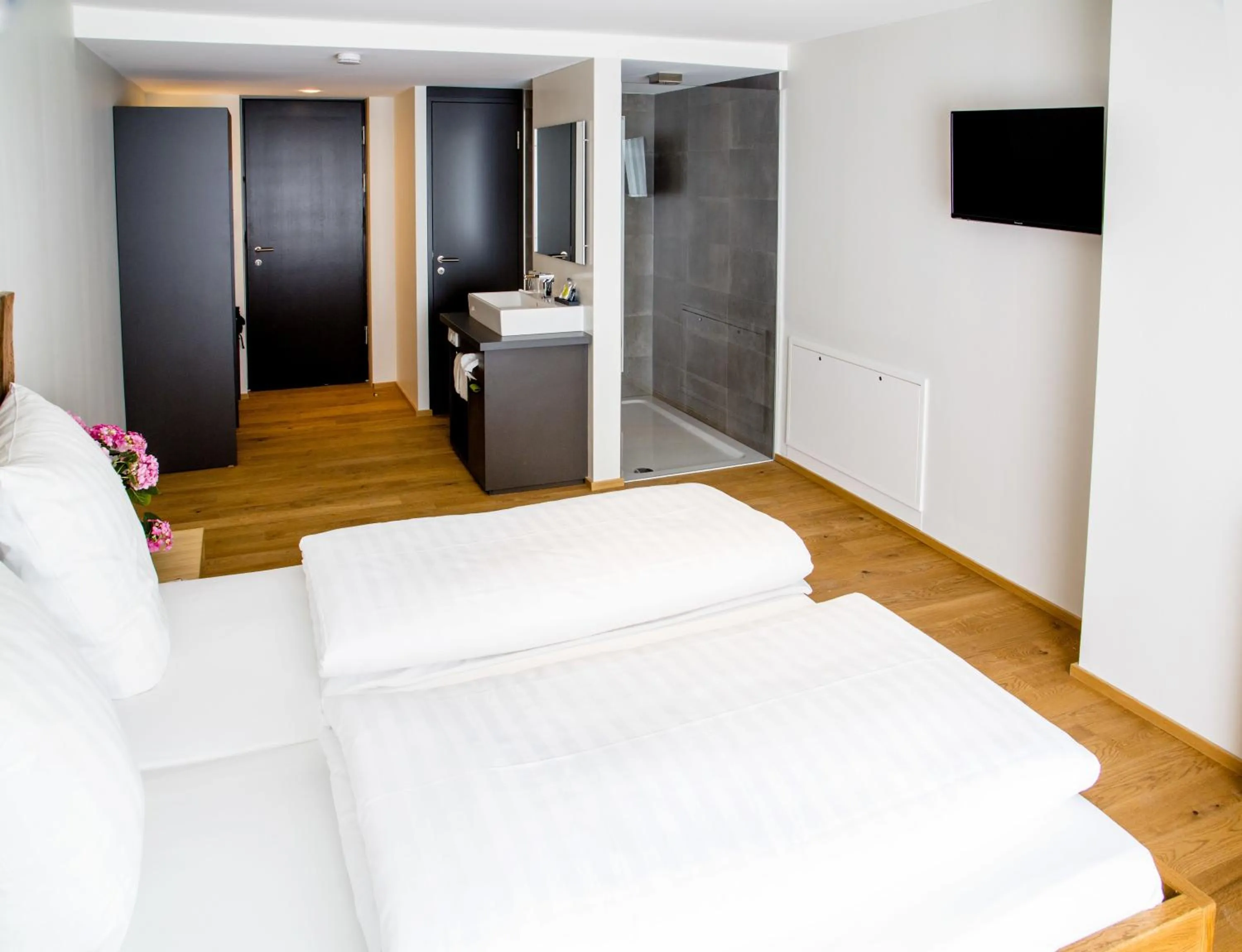 Photo of the whole room, Bed in Der espenhof Landhotel, Tagungshotel & Weingut