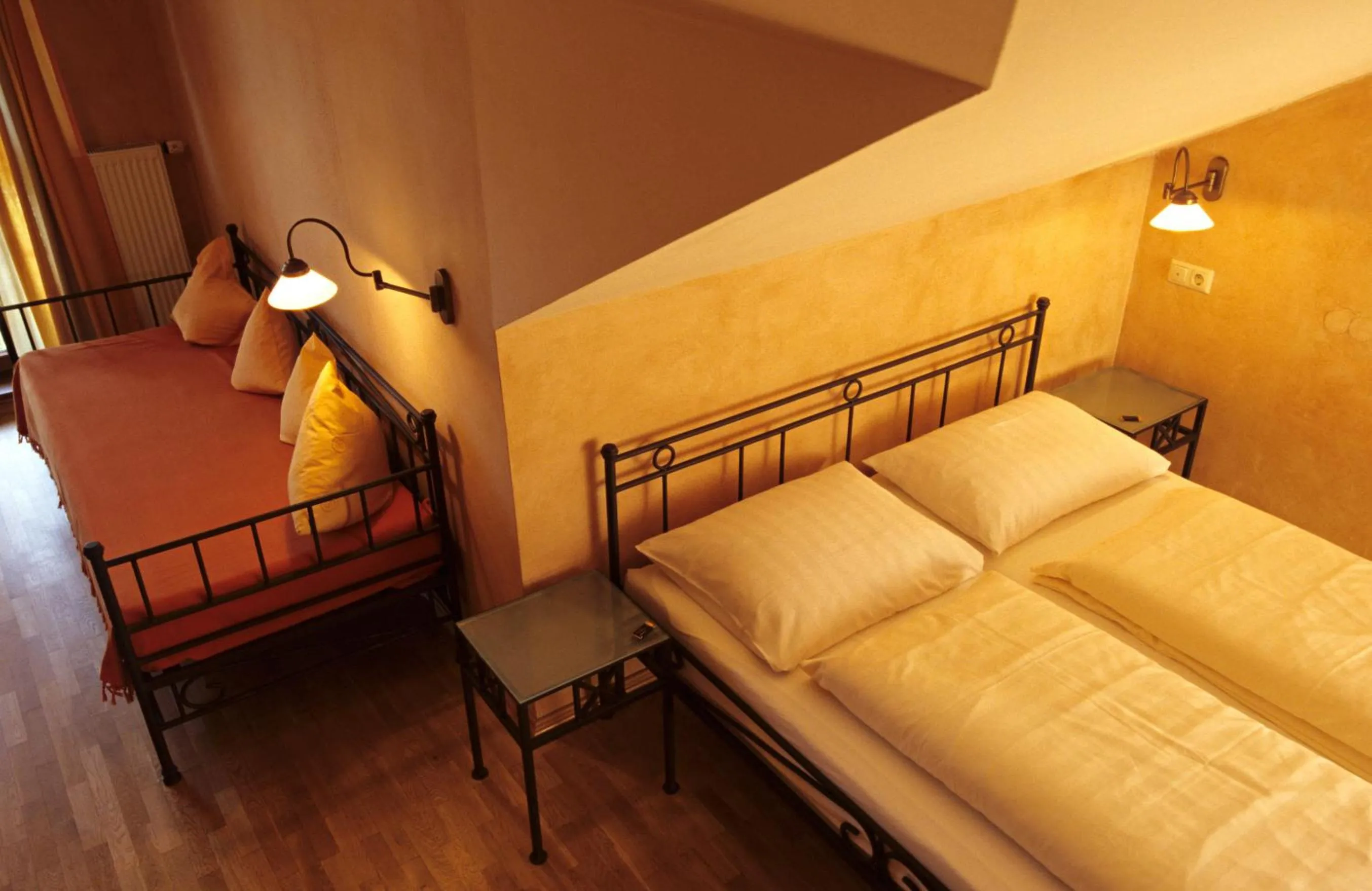 Bed in Der espenhof Landhotel, Tagungshotel & Weingut