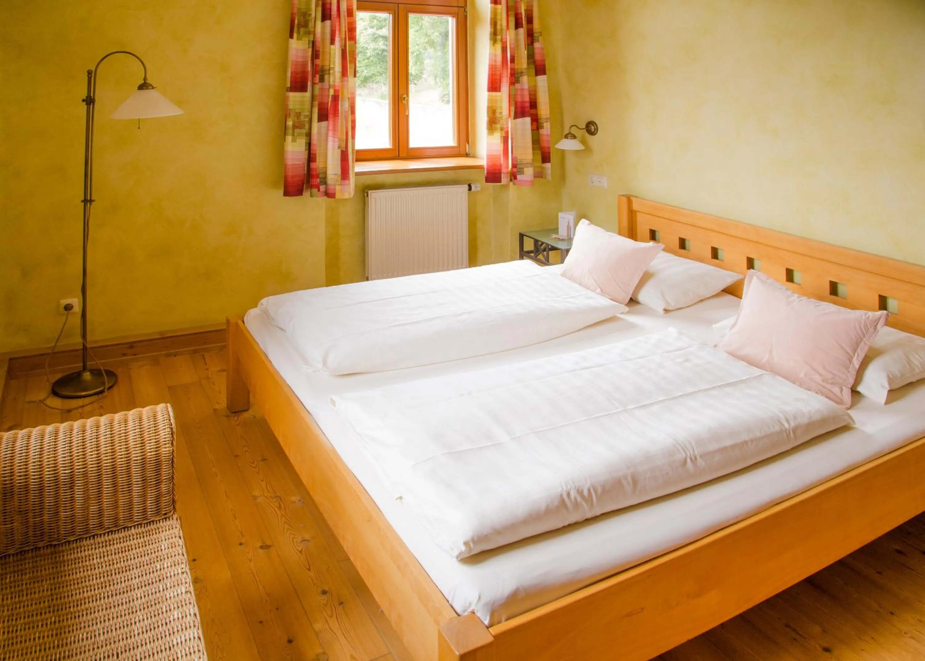 Bed in Der espenhof Landhotel, Tagungshotel & Weingut