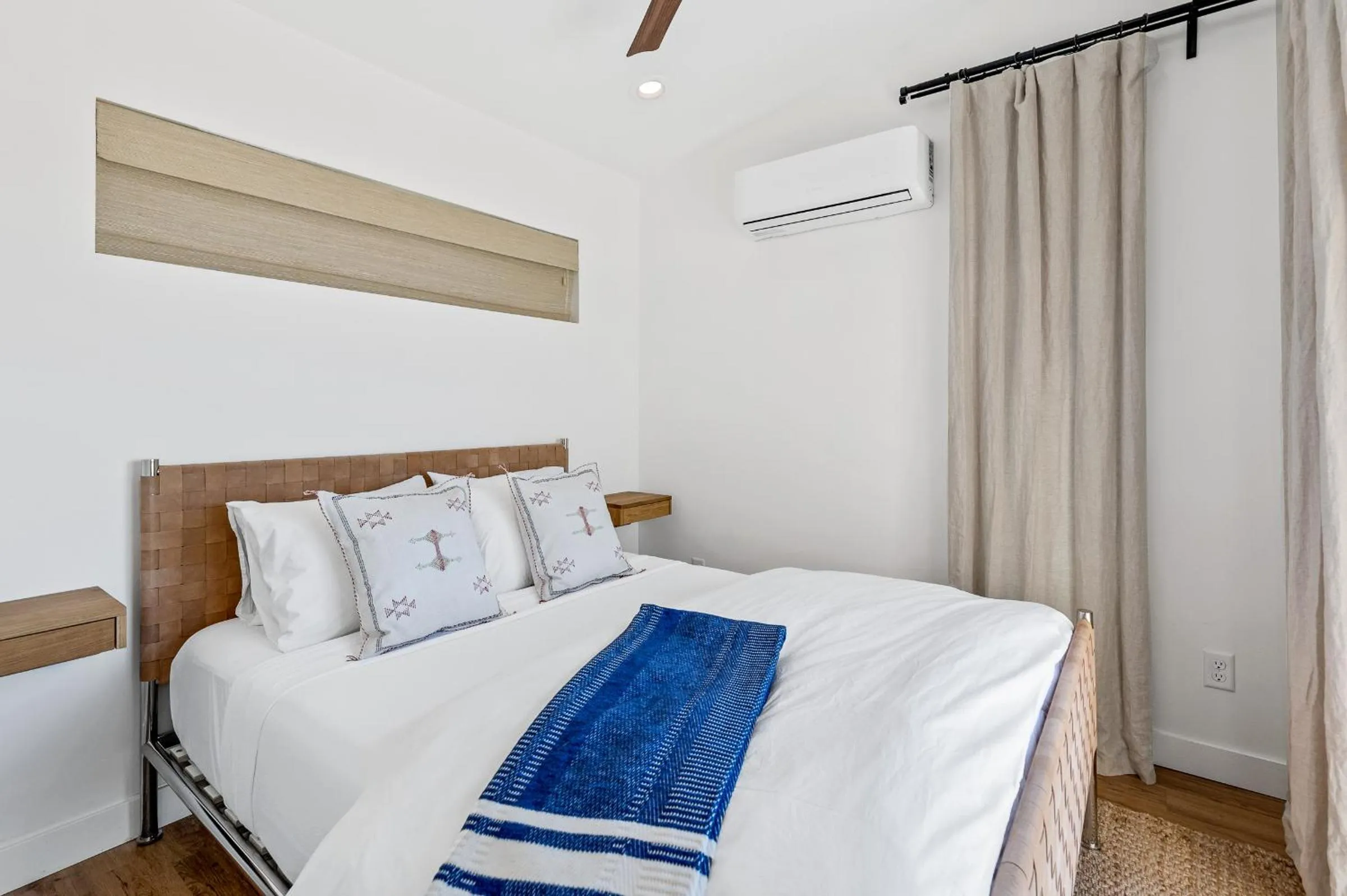 Bed in The Grand Canyon Headquarters