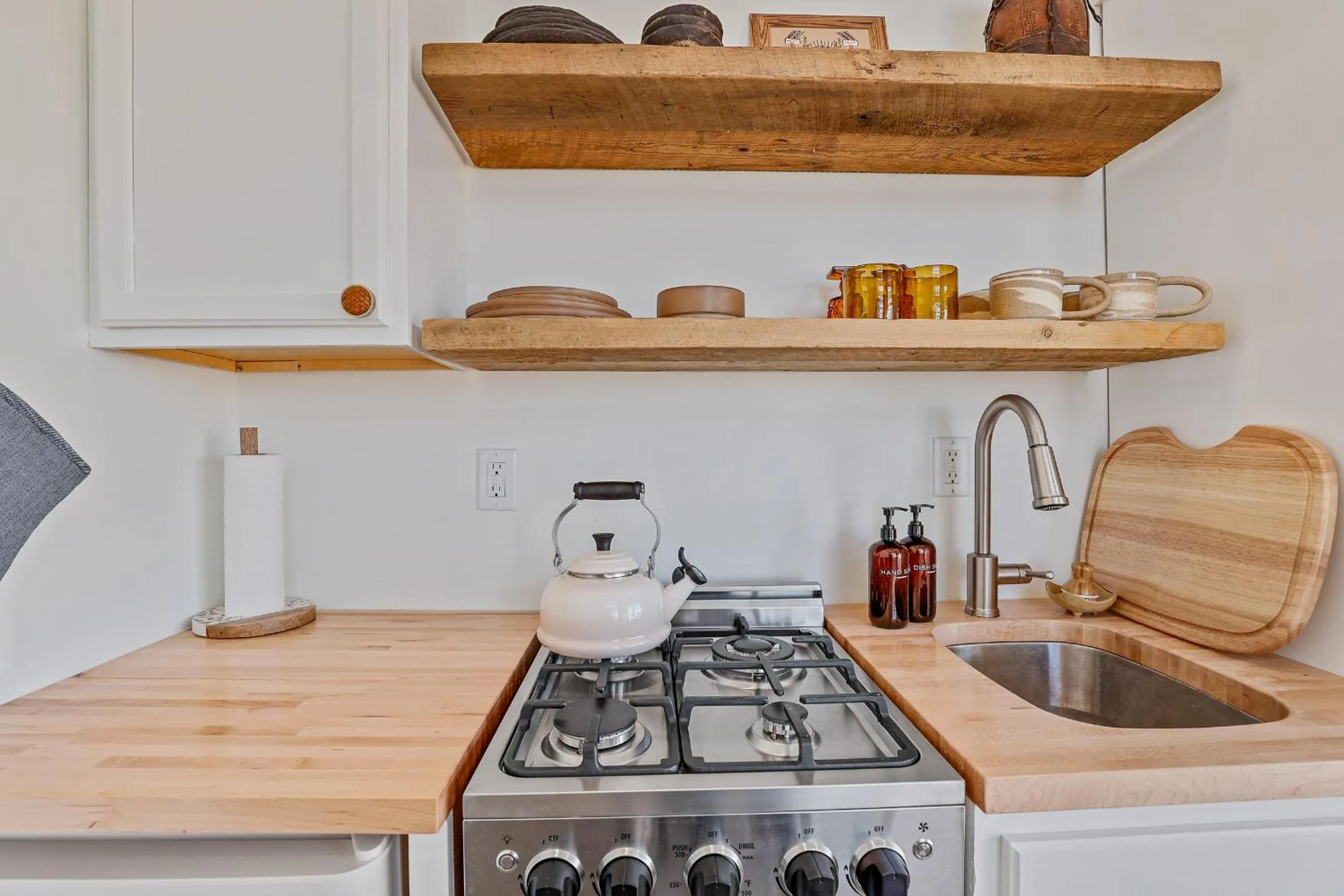 Kitchen or kitchenette in The Grand Canyon Headquarters
