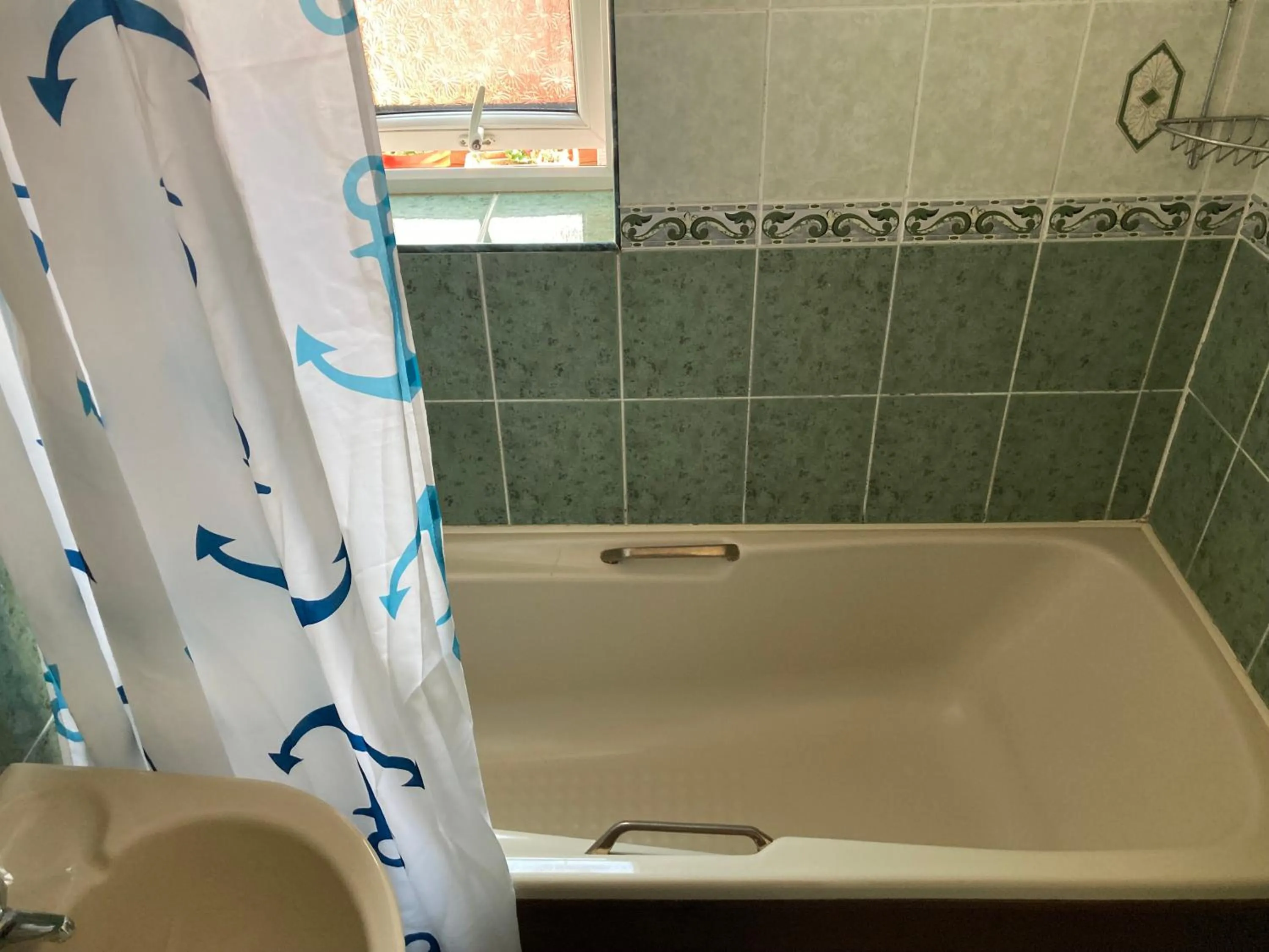 Bath in Harman Suites Self-Catering Apartments Free WIFI & Parking