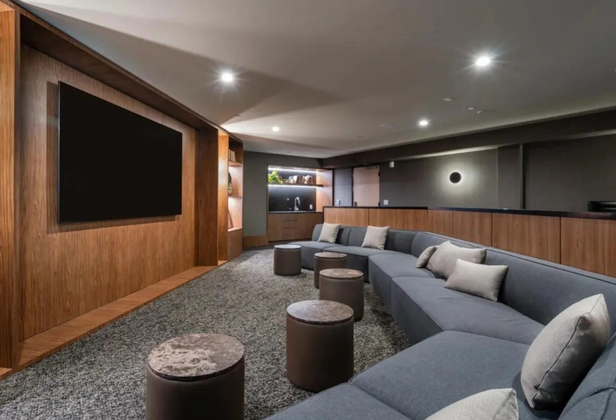Communal lounge/ TV room in Level Hollywood