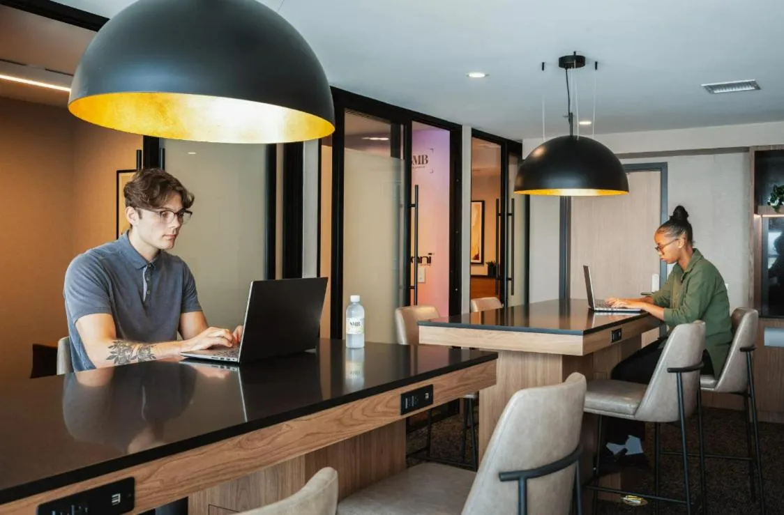 Communal lounge/ TV room in Level Hollywood