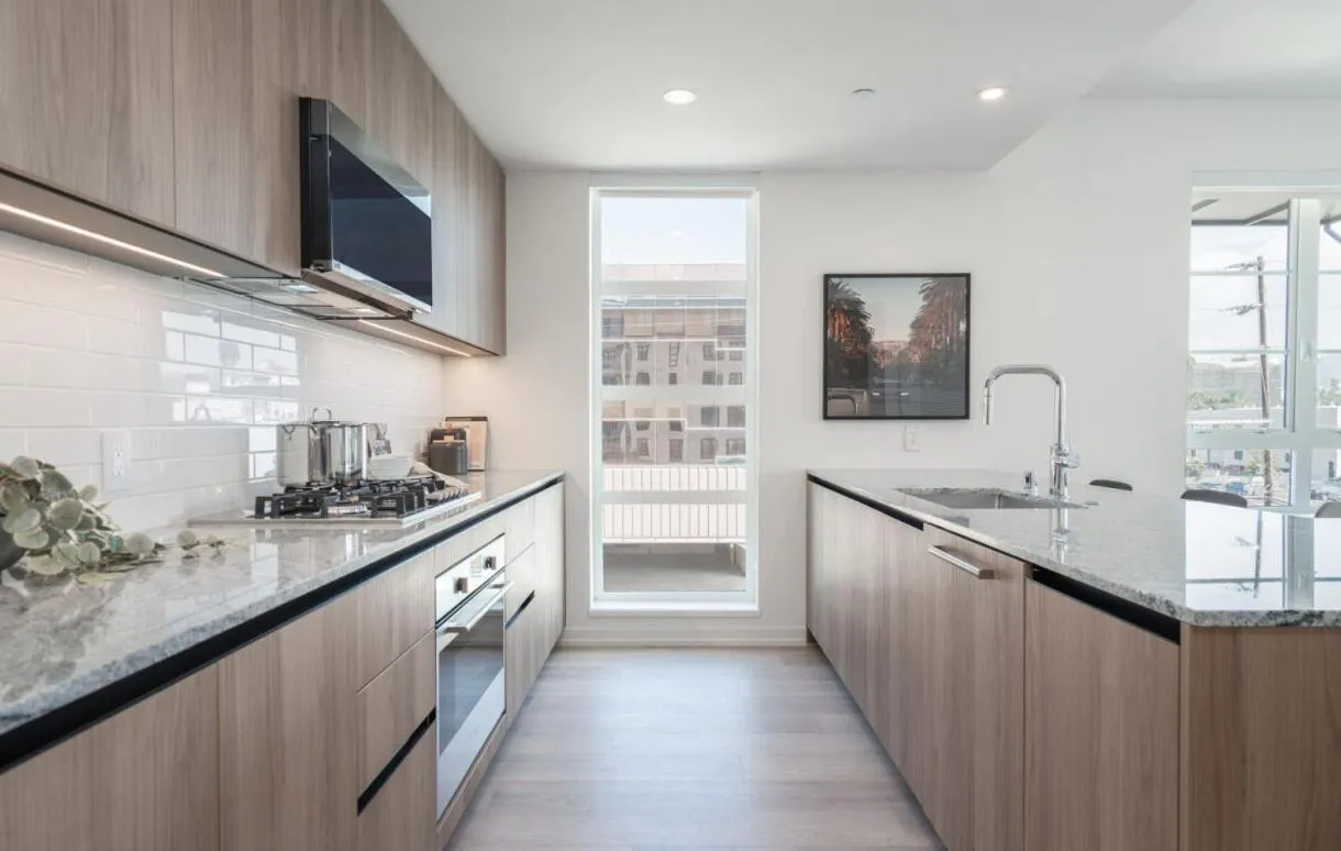 Kitchen or kitchenette in Level Hollywood