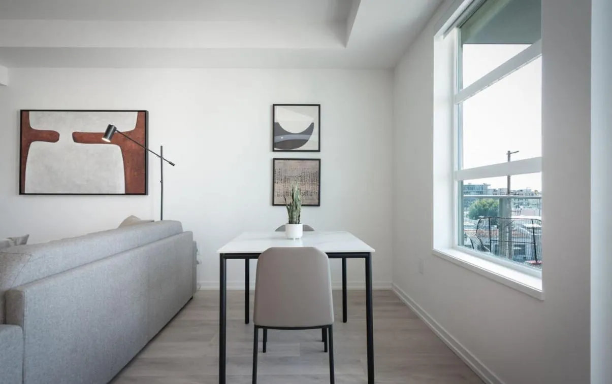 Dining area in Level Hollywood