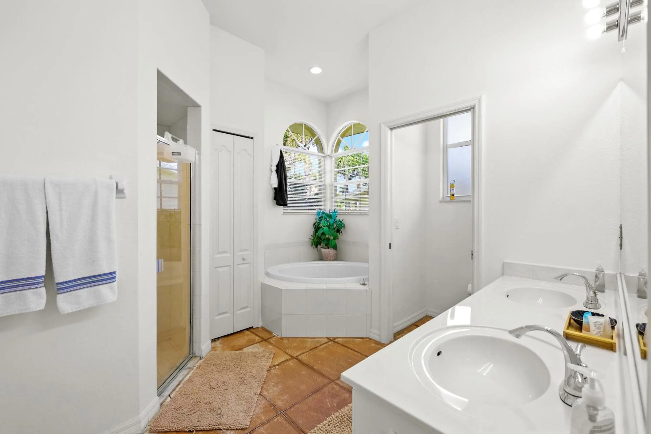 Bathroom in Quiet and relaxing waterfront paradise with direct access to the Gulf of Mexico, Villa Just for Sun