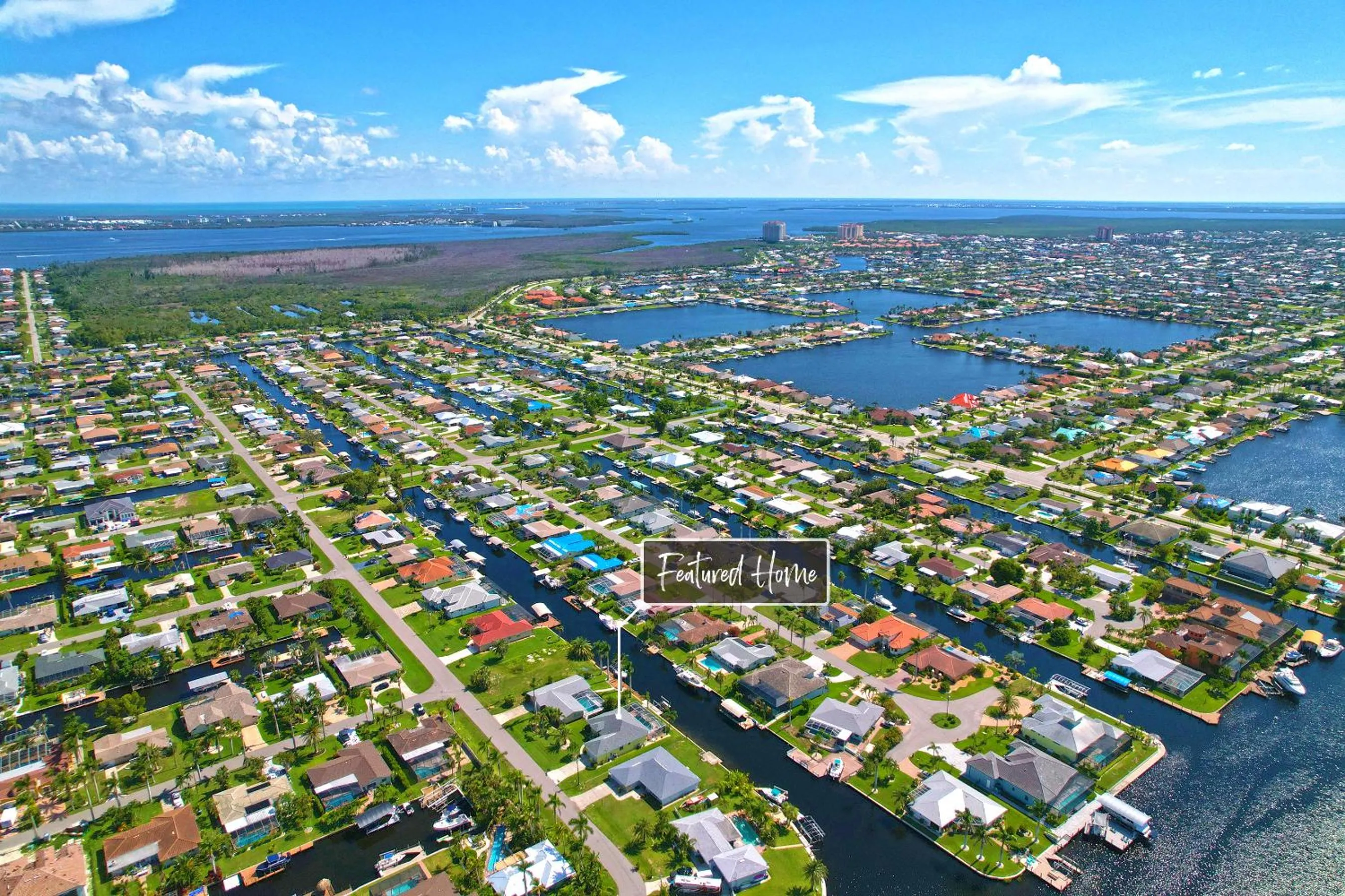 Bird's eye view in Quiet and relaxing waterfront paradise with direct access to the Gulf of Mexico, Villa Just for Sun