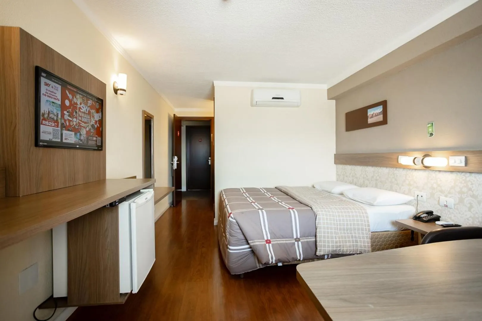 Photo of the whole room, Bed in Hotel 10 Ponta Grossa