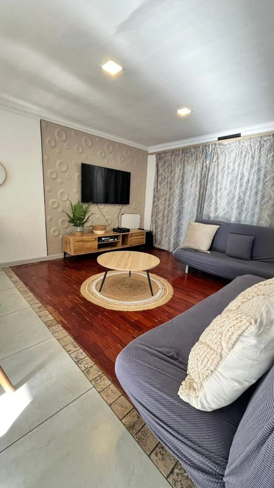 Lagoon Lodge