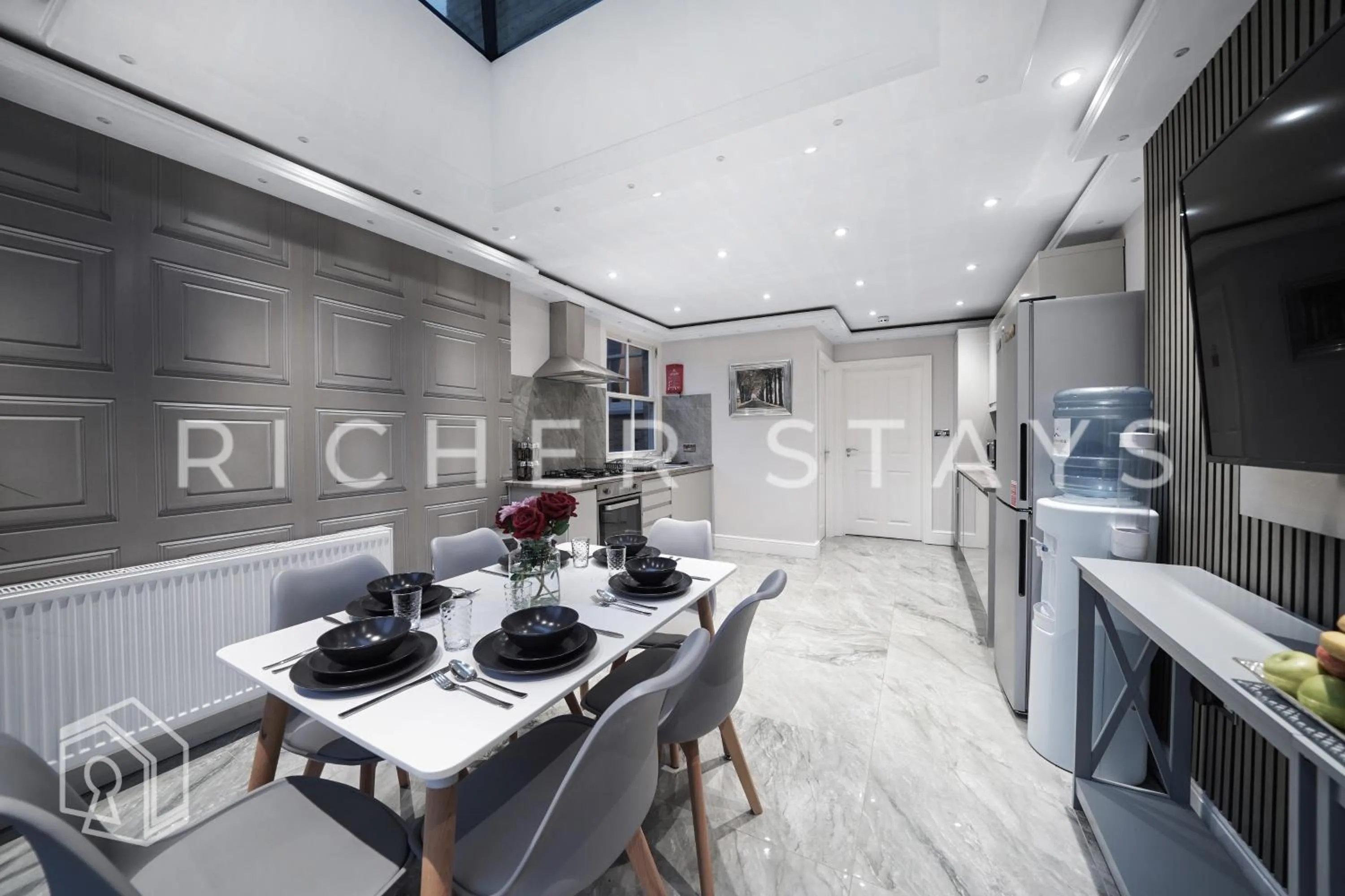 Living room in Hackney Suites - En-suite rooms & amenities