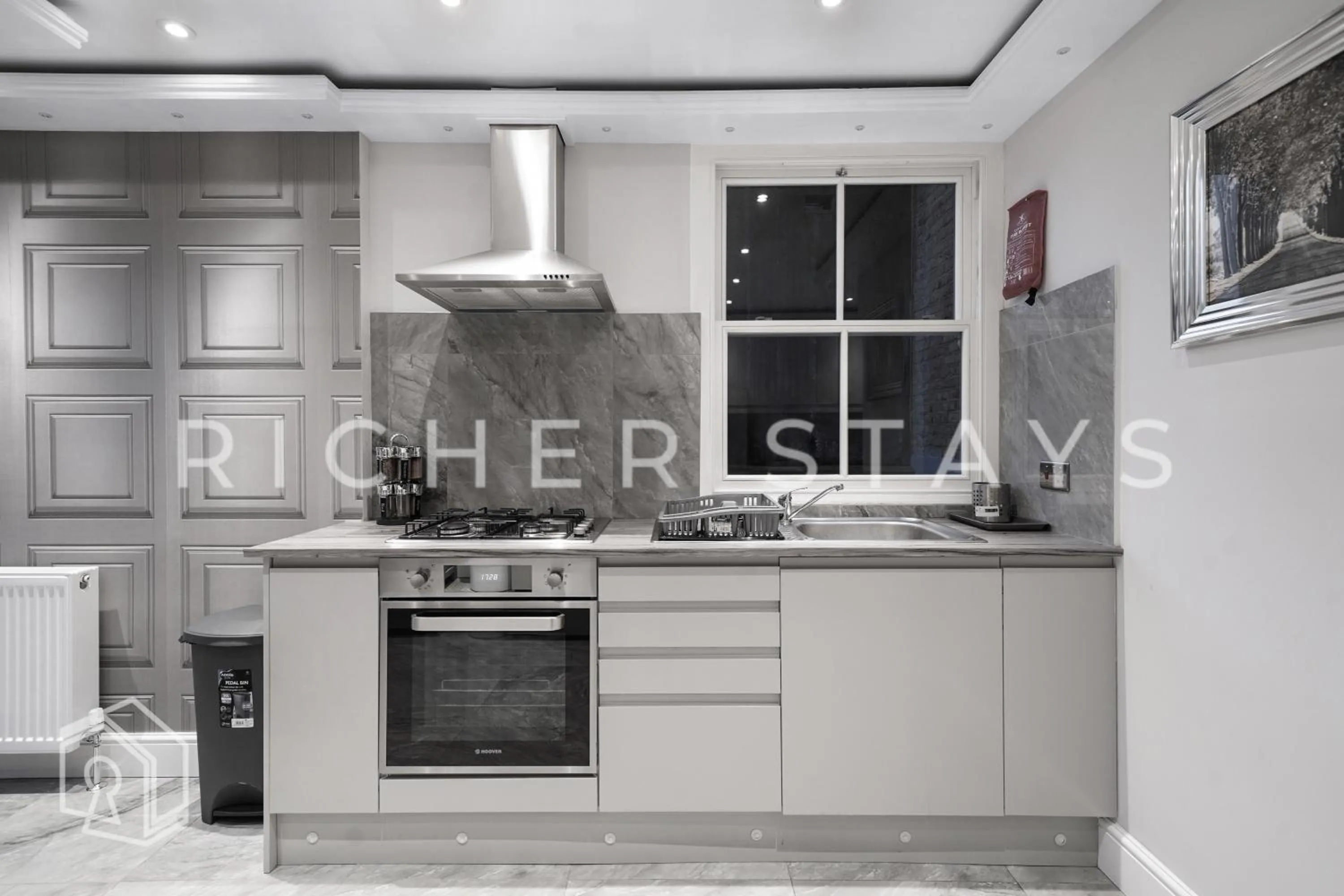 Kitchen or kitchenette in Hackney Suites - En-suite rooms & amenities