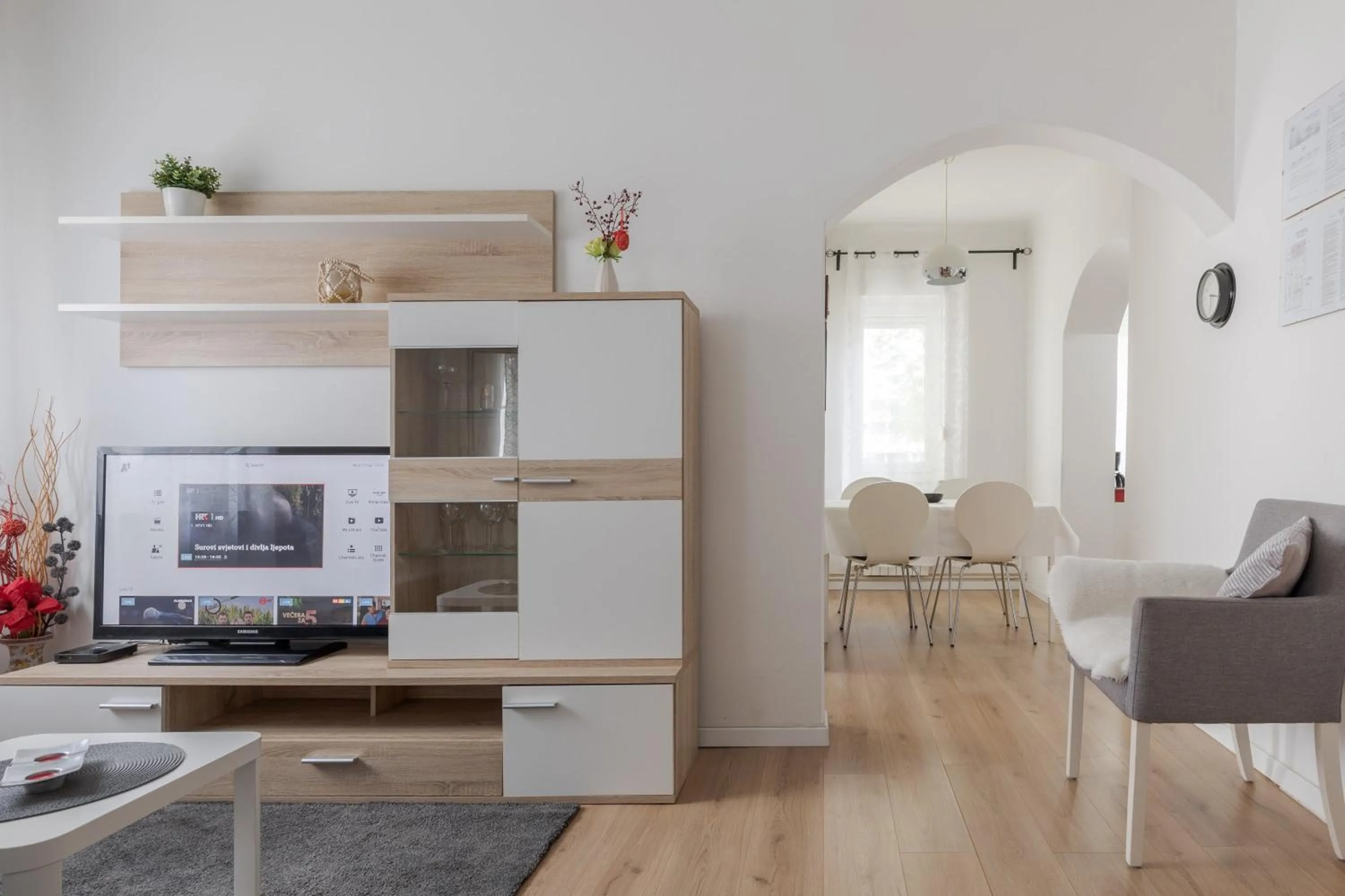 Lisinski apartment with private parking