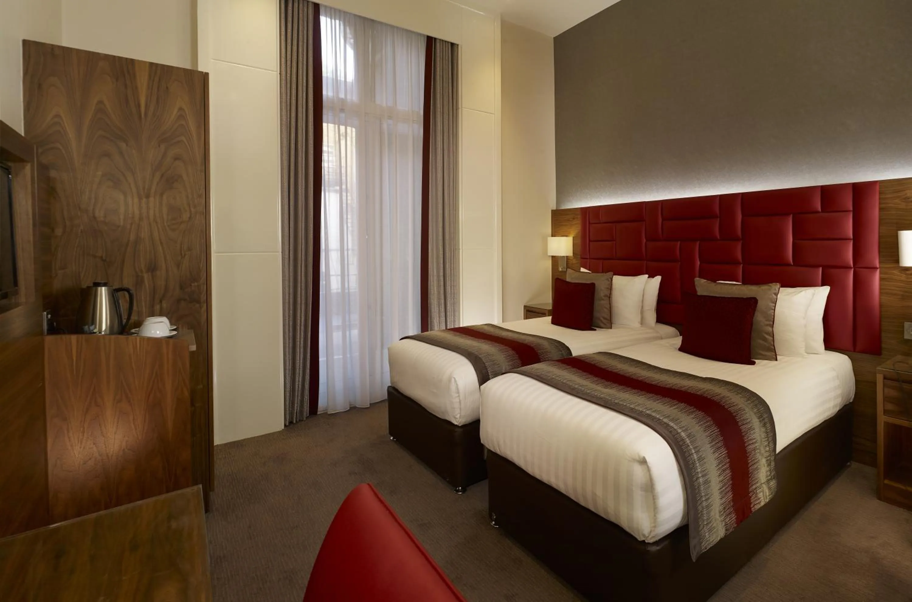 Photo of the whole room, Bed in Norfolk Towers Paddington