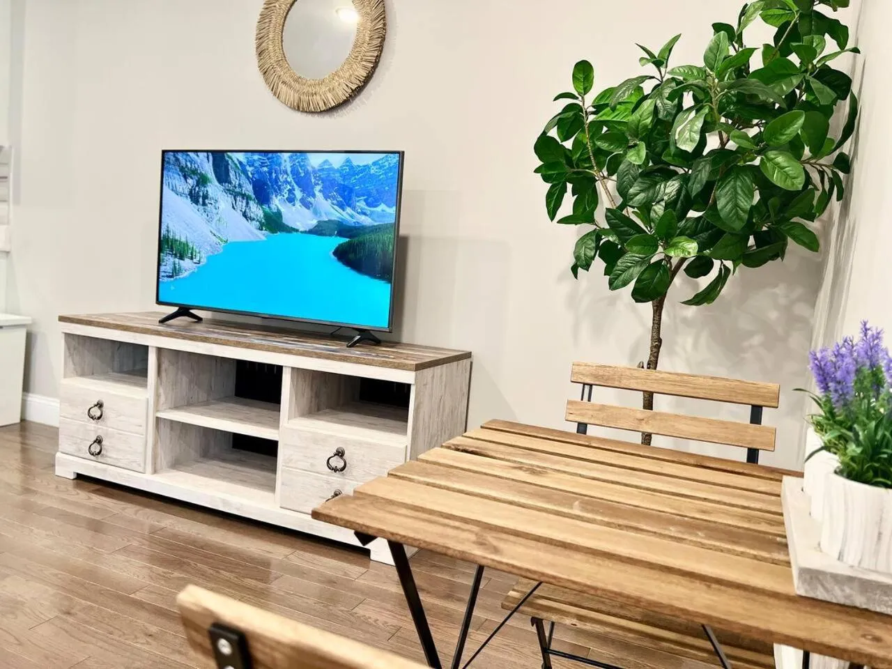 302 Comfy Cabin 1BD with city view in Center city