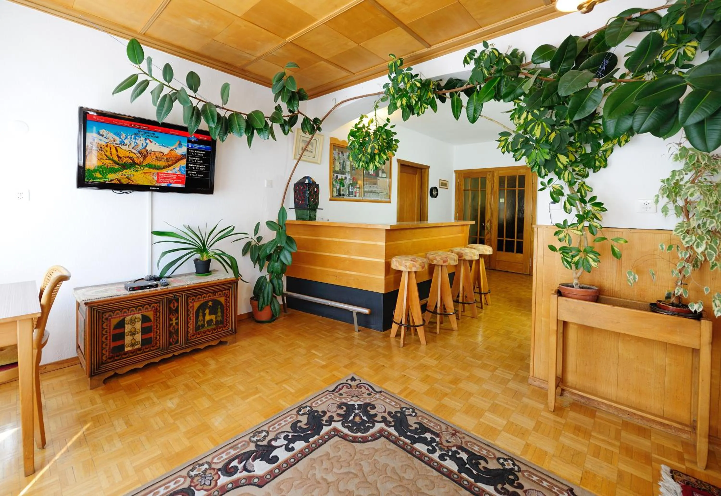 Lounge or bar in Hotel Alphubel