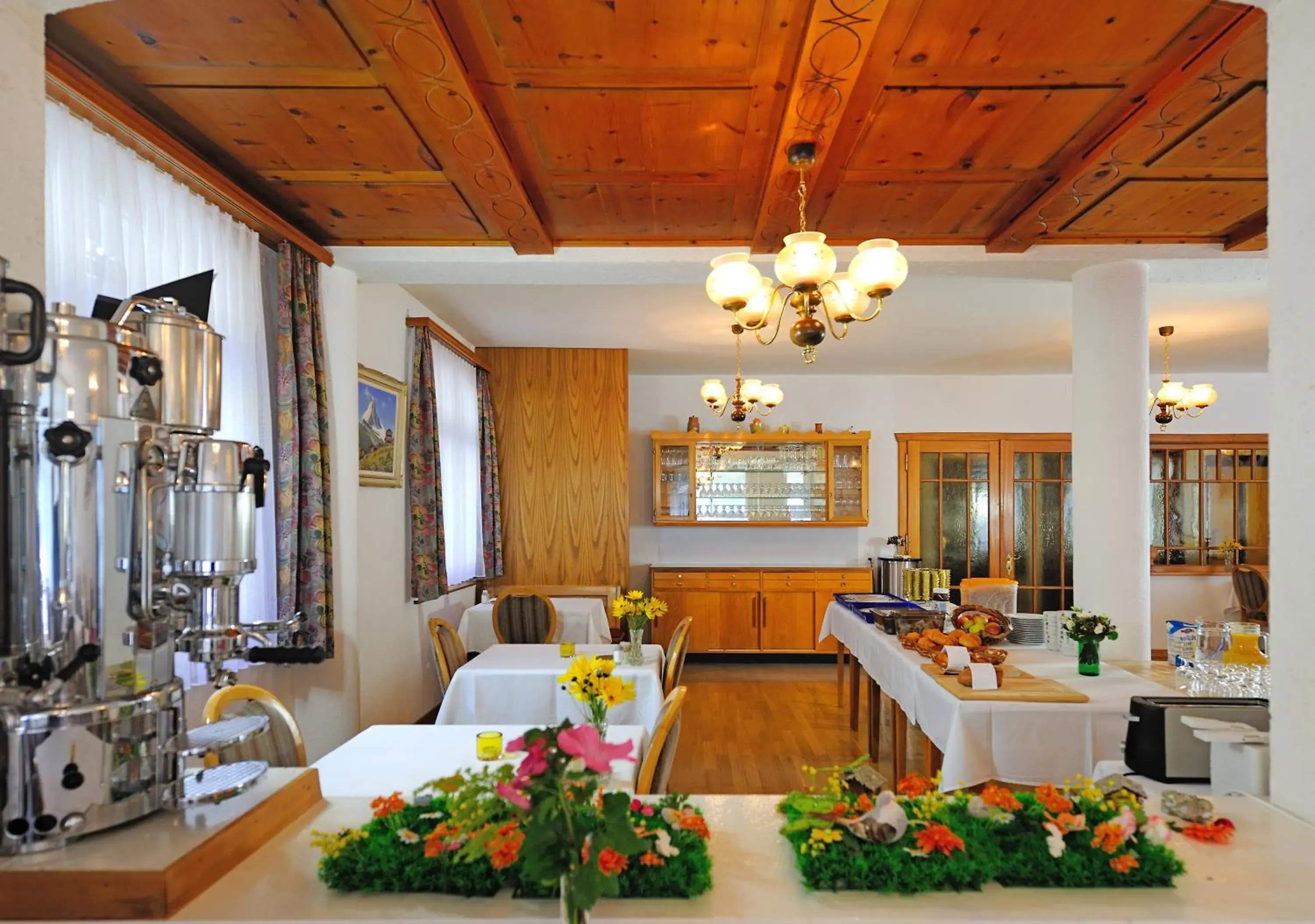 Restaurant/places to eat in Hotel Alphubel Restaurant/places to eat in Hotel Alphubel