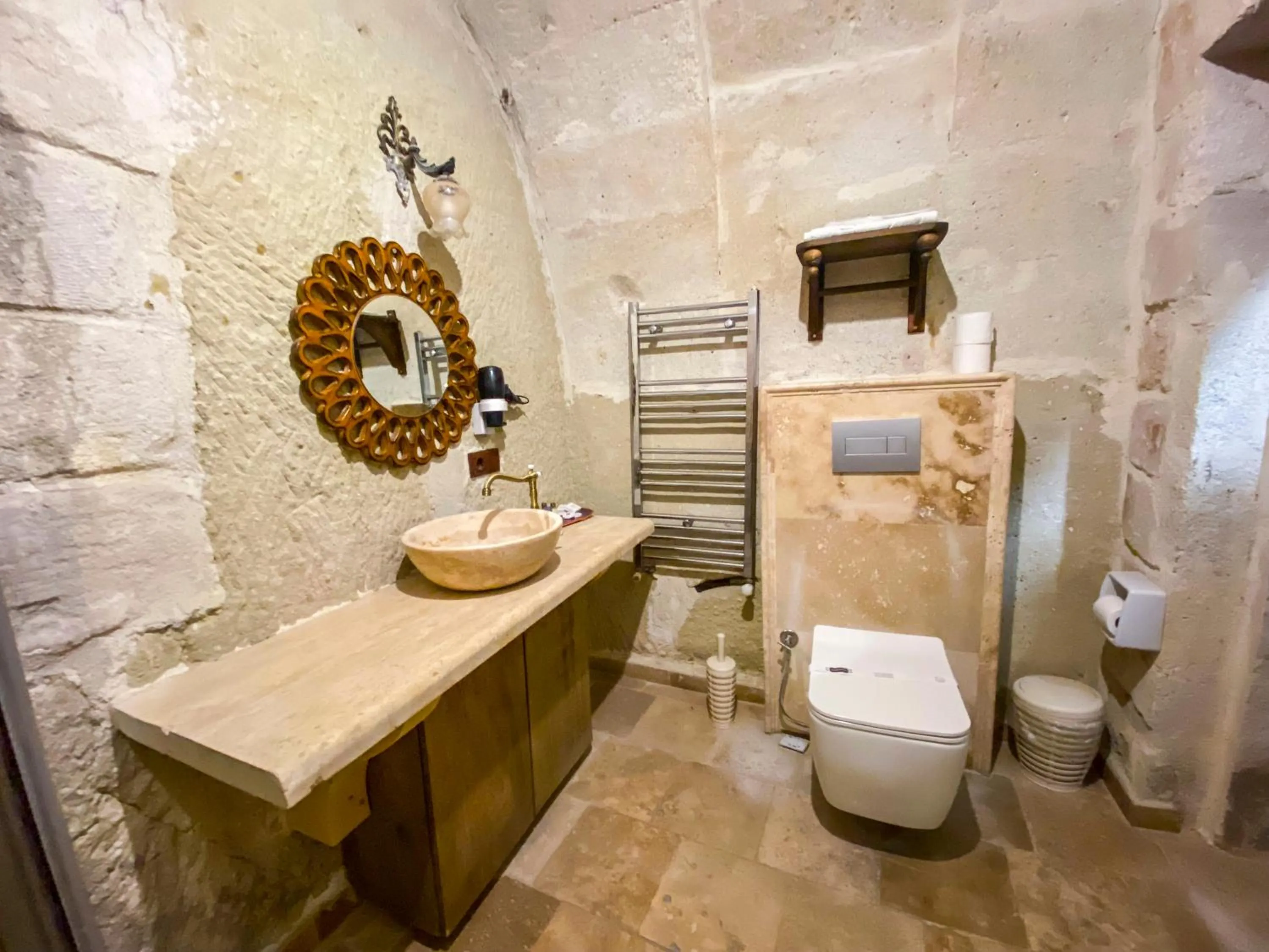 Bathroom in Milagre Cave Hotel